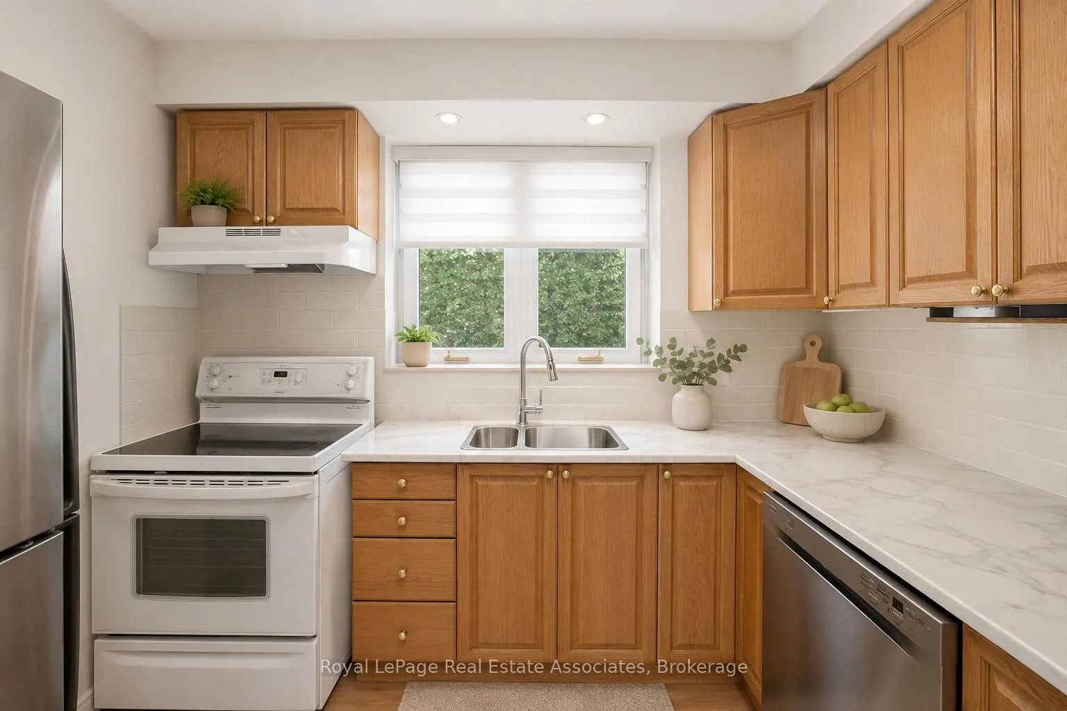 Photo 12 of Unit D(4), 16D Bond Street, Hamilton, Dundas — HOMEH