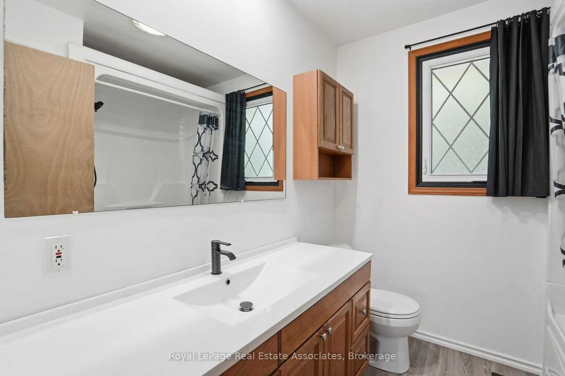 Photo 21 of Unit D(4), 16D Bond Street, Hamilton, Dundas — HOMEH