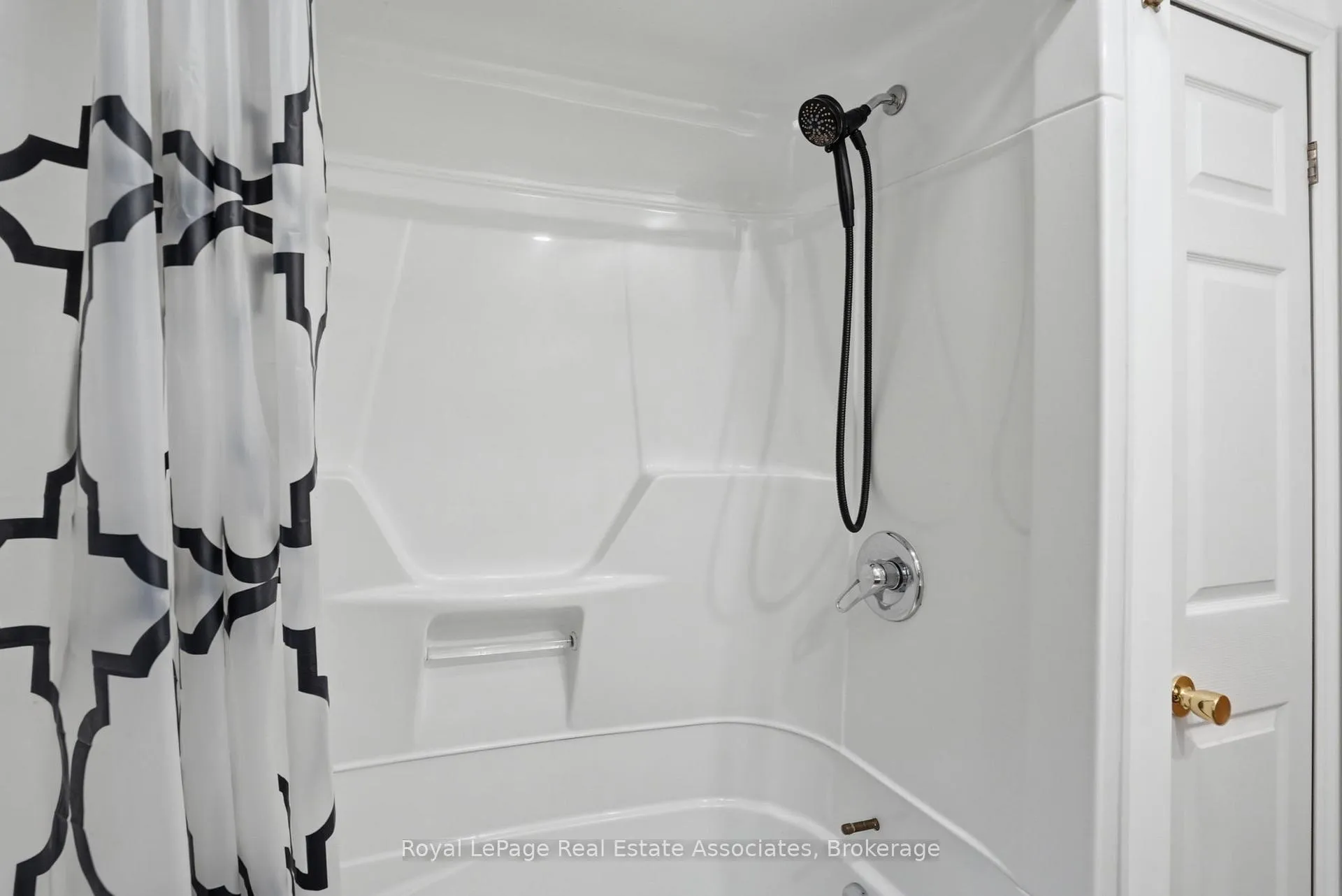 Photo 22 of Unit D(4), 16D Bond Street, Hamilton, Dundas — HOMEH