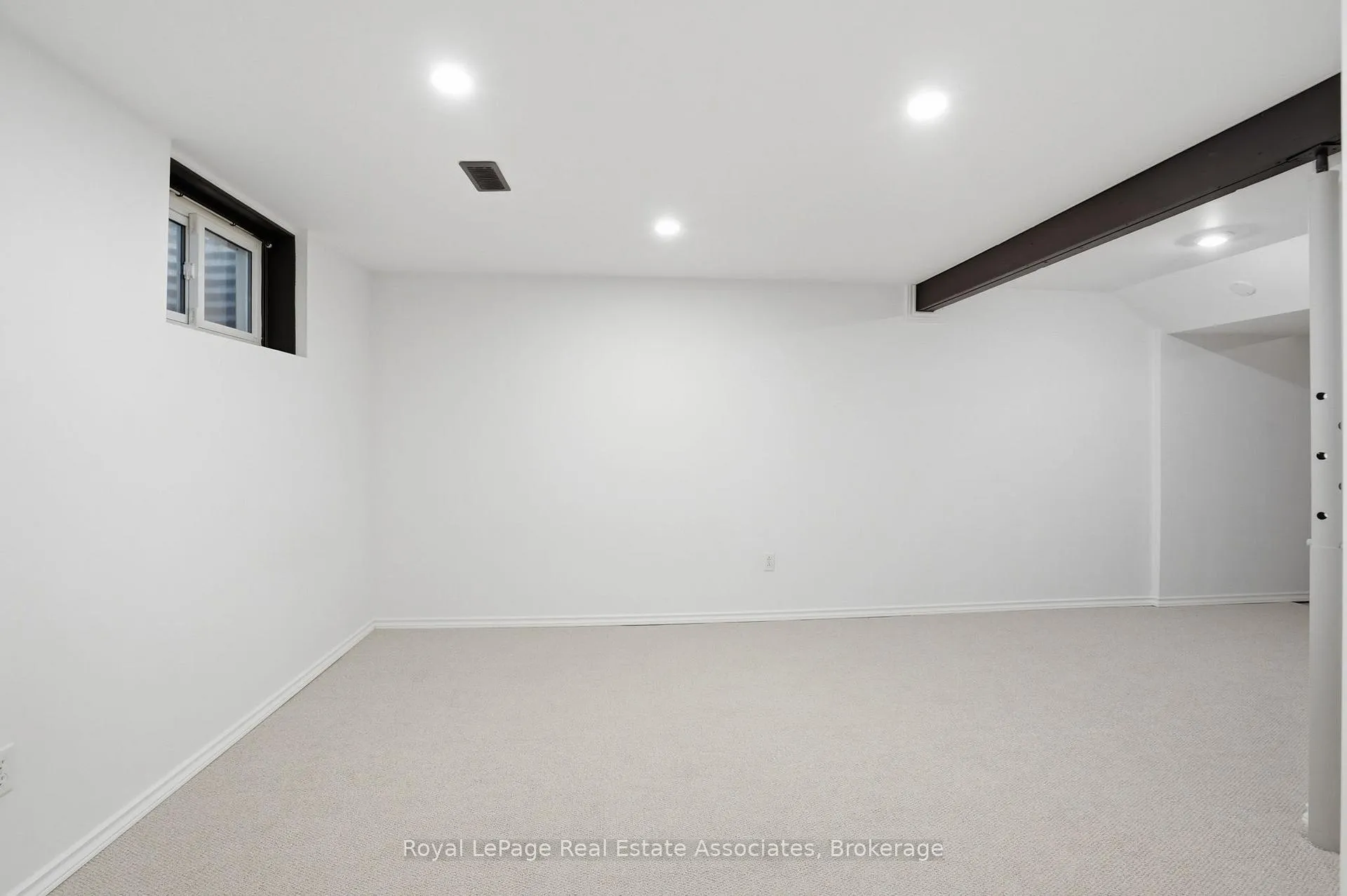 Photo 31 of Unit D(4), 16D Bond Street, Hamilton, Dundas — HOMEH