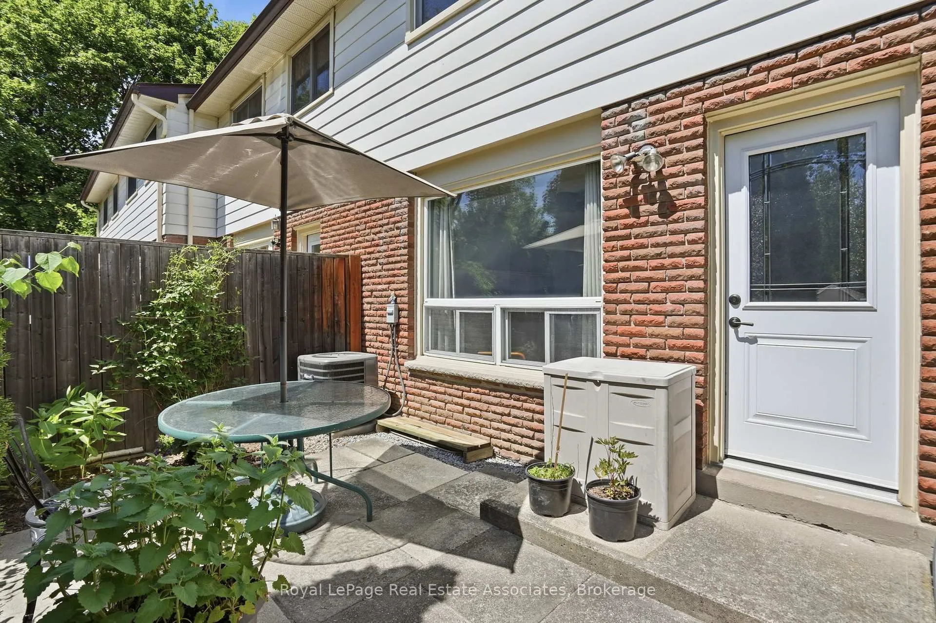 Photo 37 of Unit D(4), 16D Bond Street, Hamilton, Dundas — HOMEH