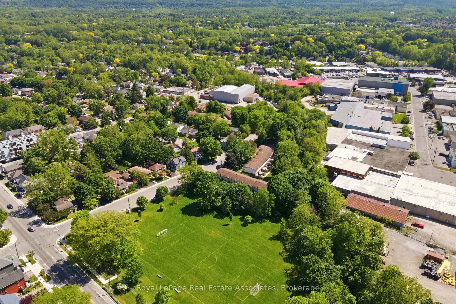 Photo 43 of Unit D(4), 16D Bond Street, Hamilton, Dundas — HOMEH