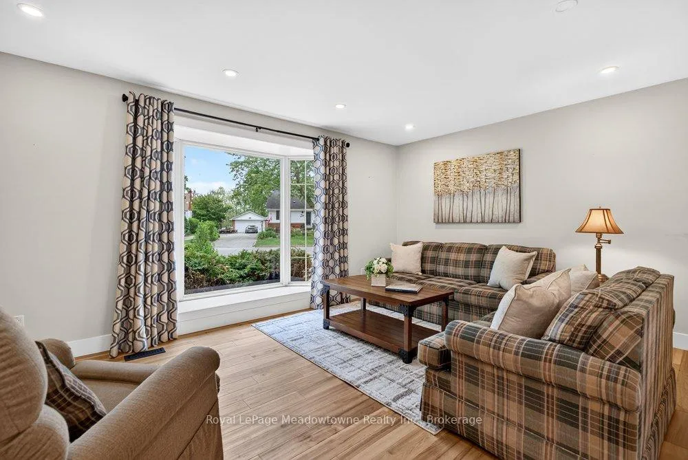 Photo 9 of 119 Elizabeth Drive, Halton Hills, Acton — HOMEH