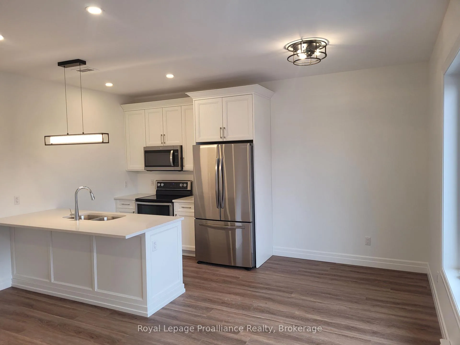 Photo 3 of Unit 3, 15 Bay Street, Quinte West, Trenton Ward — HOMEH