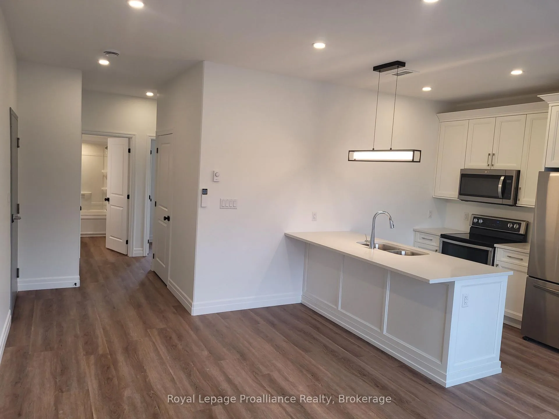 Photo 5 of Unit 3, 15 Bay Street, Quinte West, Trenton Ward — HOMEH