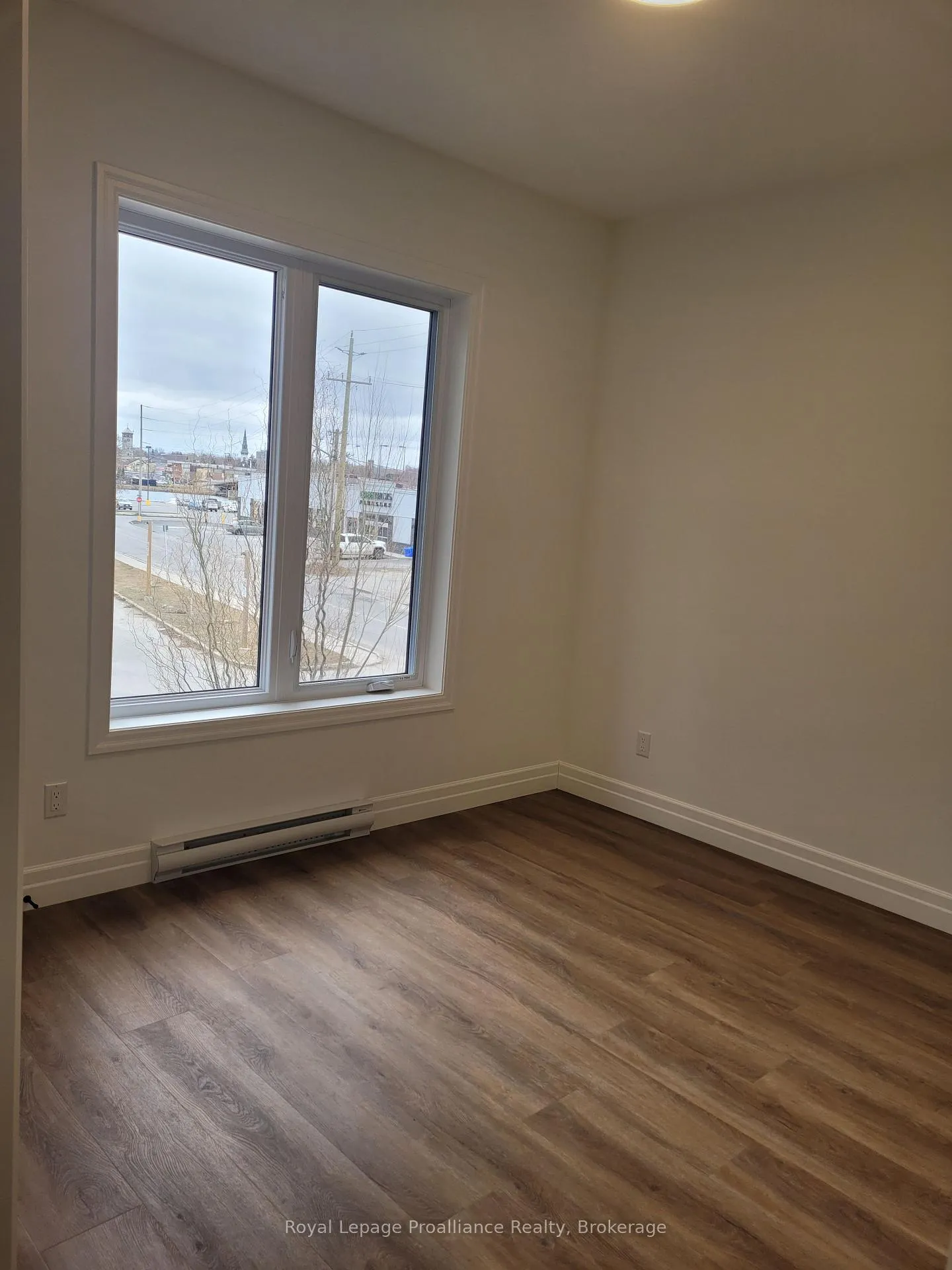 Photo 8 of Unit 3, 15 Bay Street, Quinte West, Trenton Ward — HOMEH