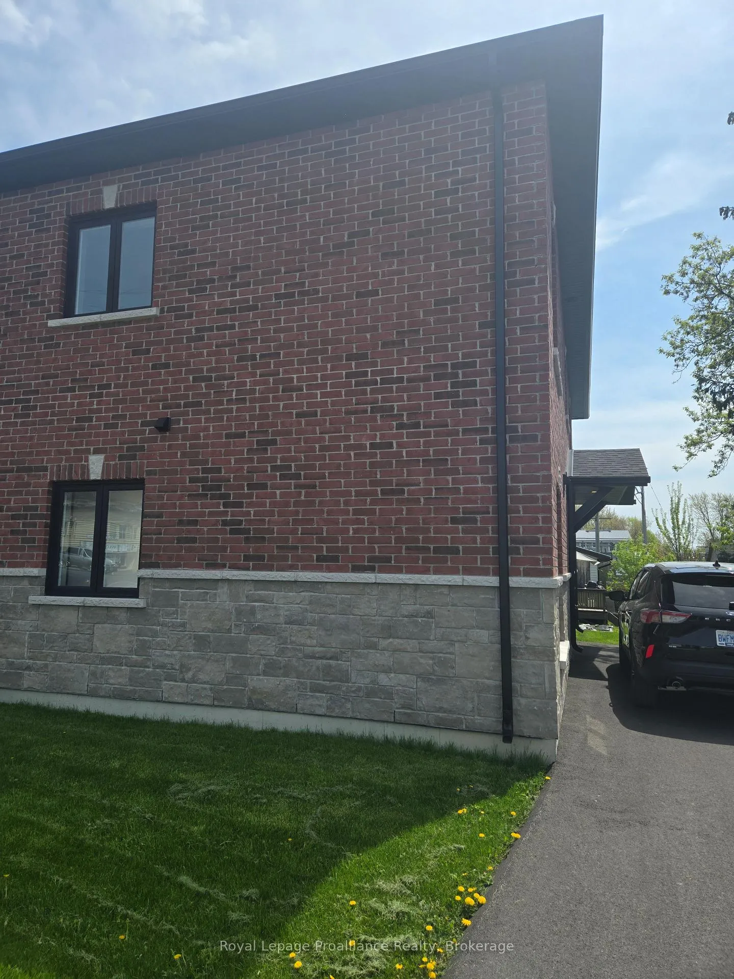 Photo 12 of Unit 3, 15 Bay Street, Quinte West, Trenton Ward — HOMEH