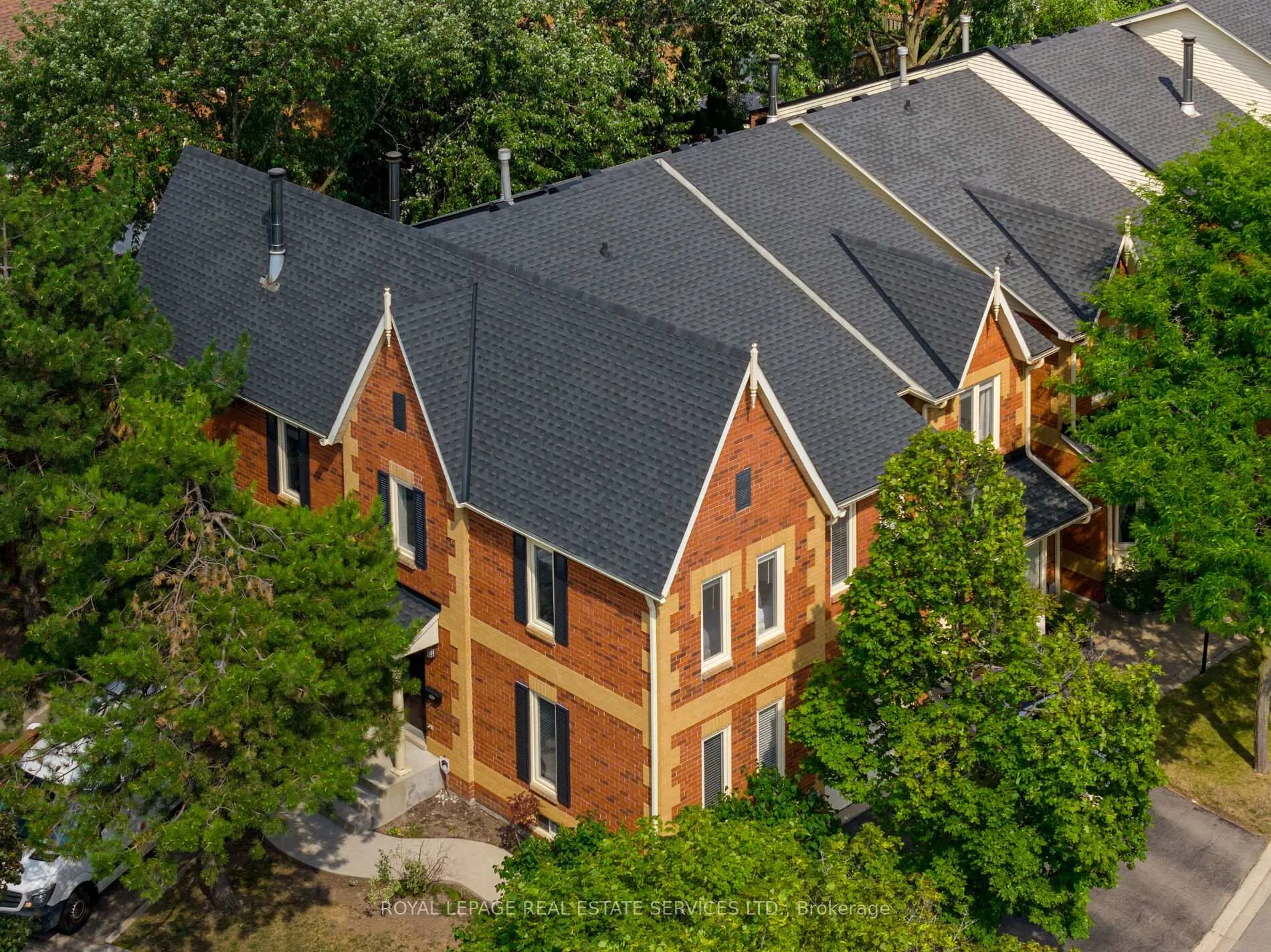 Photo 1 of Unit 7, 2006 Glenada Crescent, Oakville, Wedgewood Creek — HOMEH