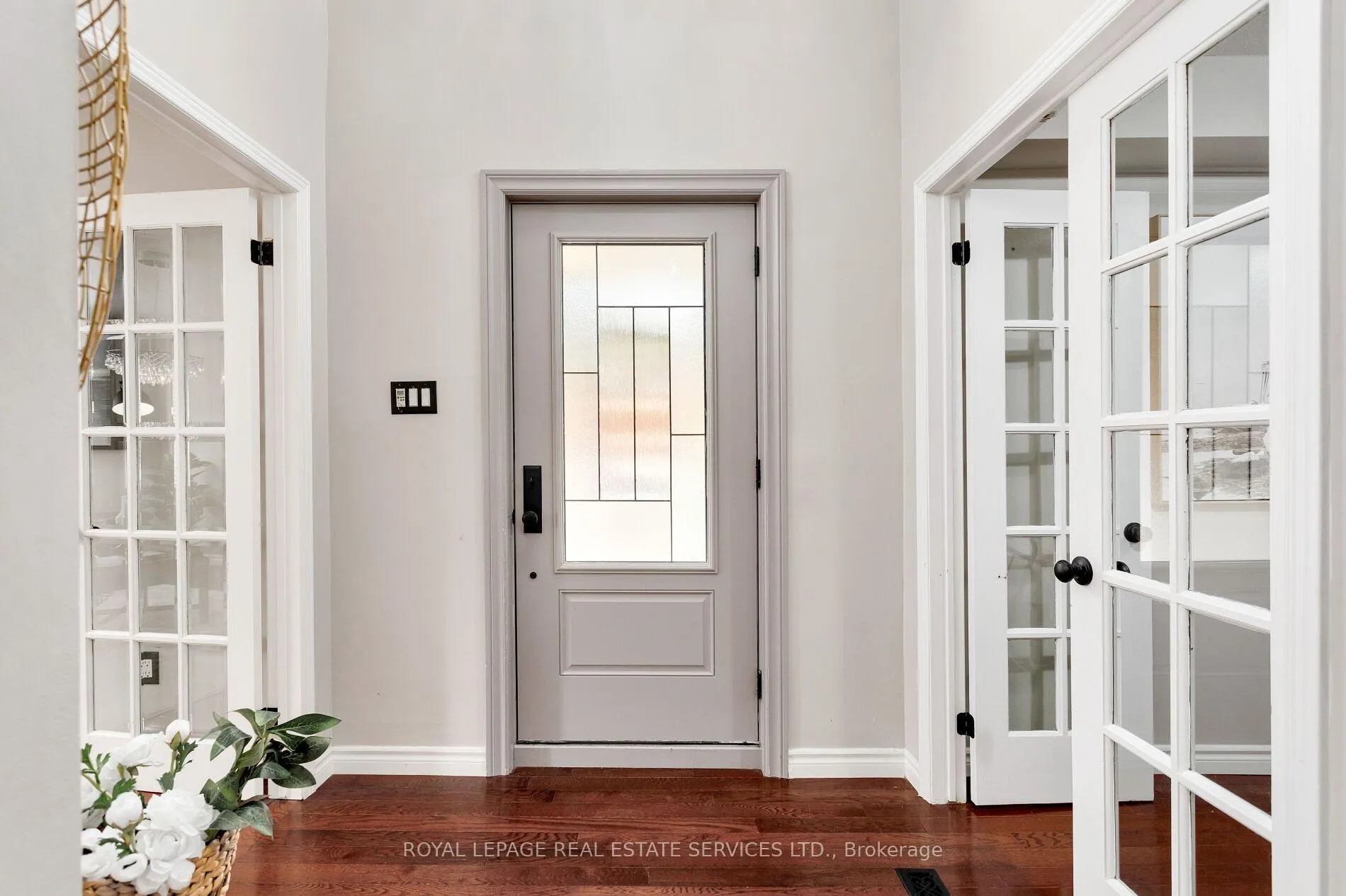 Photo 3 of Unit 7, 2006 Glenada Crescent, Oakville, Wedgewood Creek — HOMEH