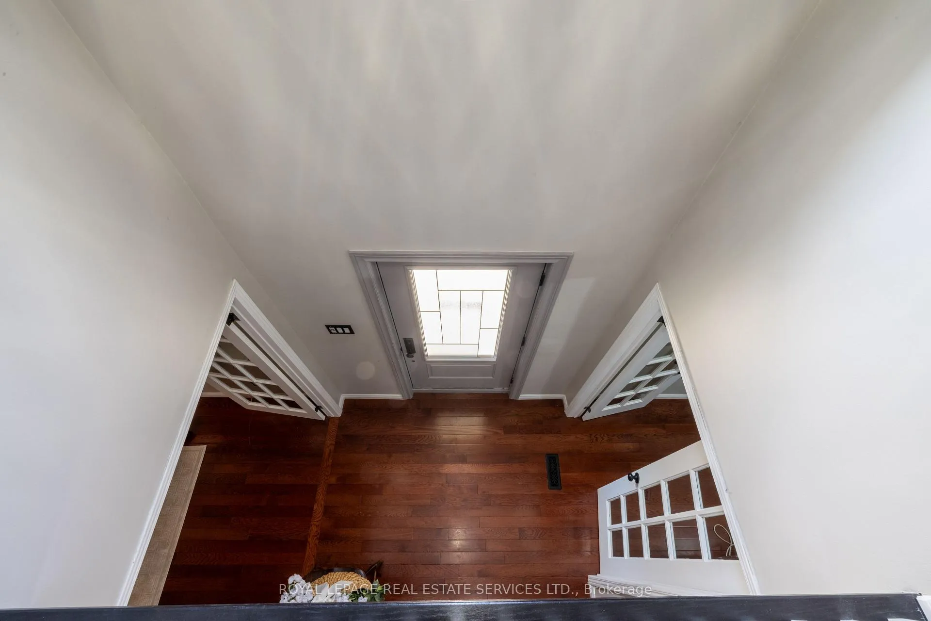Photo 4 of Unit 7, 2006 Glenada Crescent, Oakville, Wedgewood Creek — HOMEH