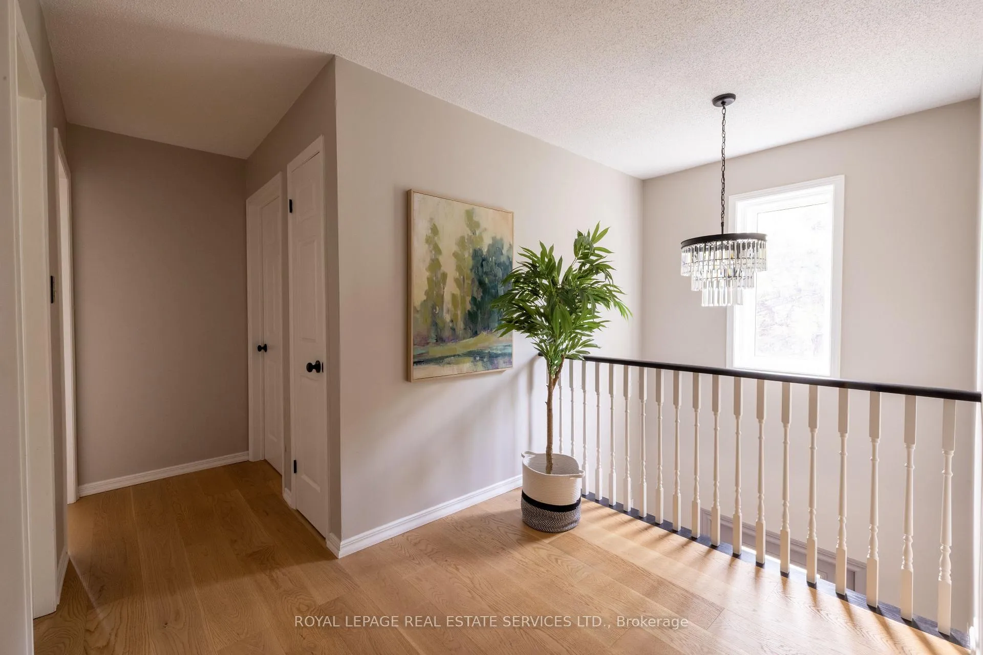Photo 5 of Unit 7, 2006 Glenada Crescent, Oakville, Wedgewood Creek — HOMEH