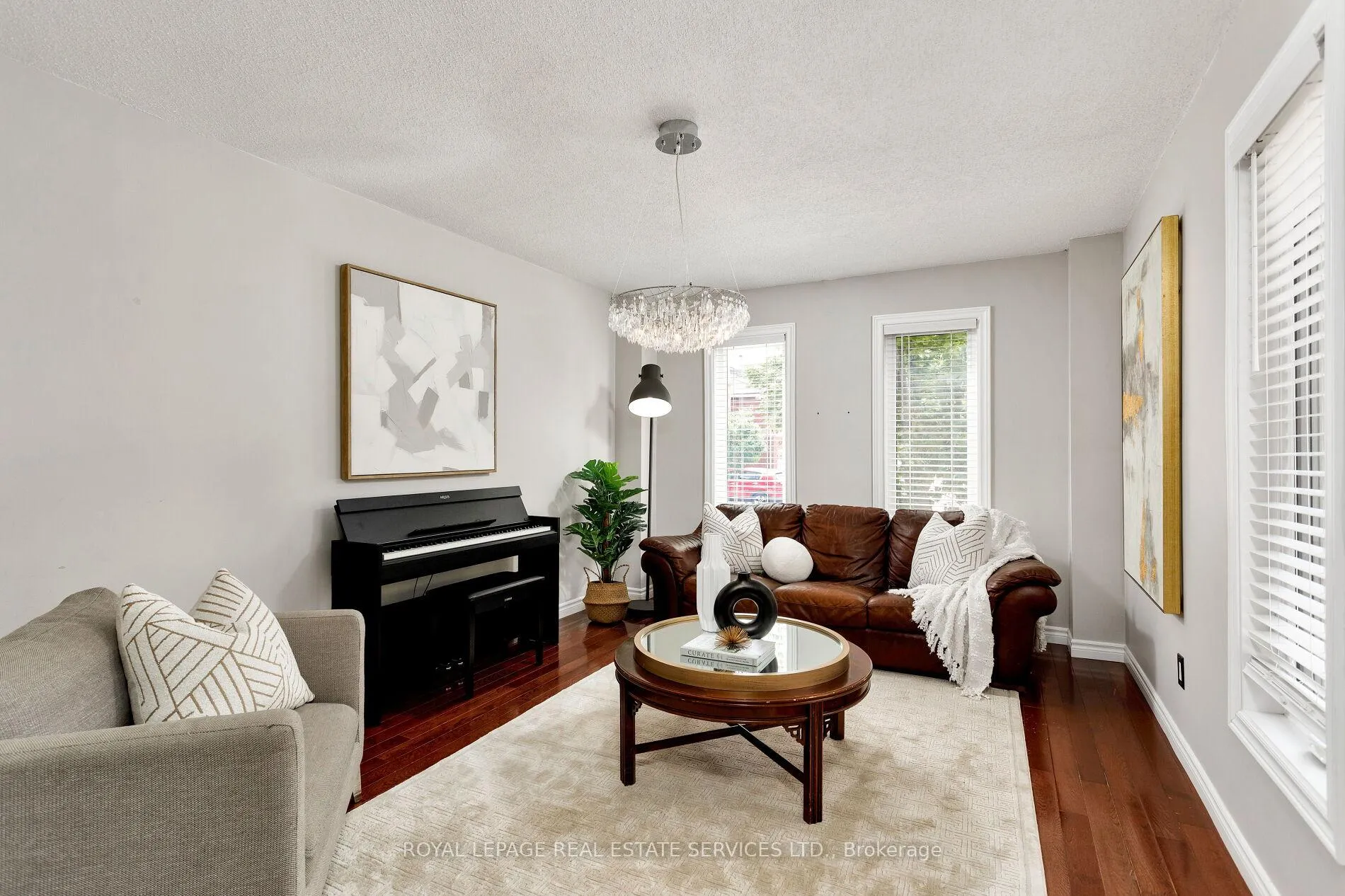 Photo 7 of Unit 7, 2006 Glenada Crescent, Oakville, Wedgewood Creek — HOMEH