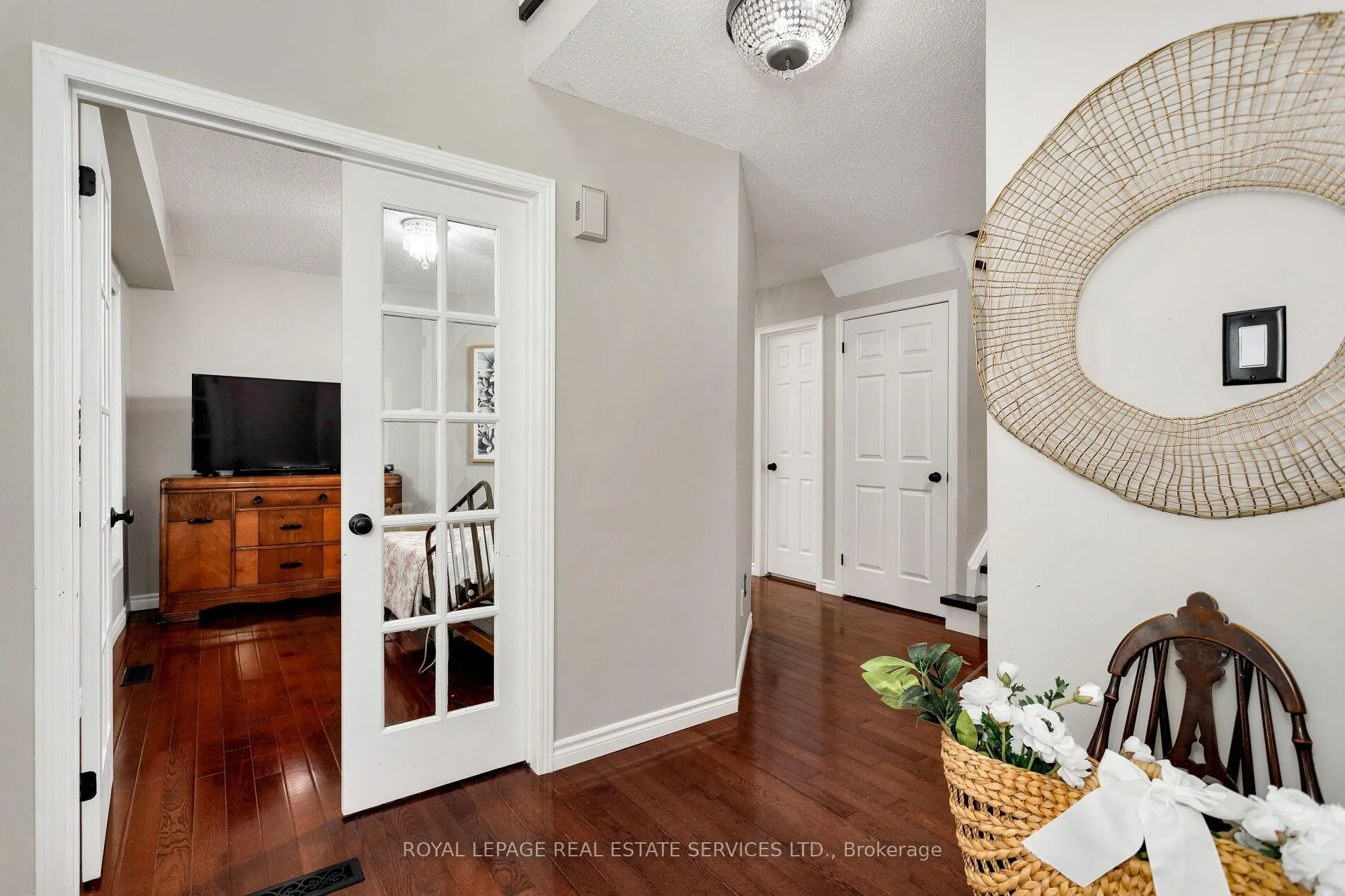 Photo 10 of Unit 7, 2006 Glenada Crescent, Oakville, Wedgewood Creek — HOMEH