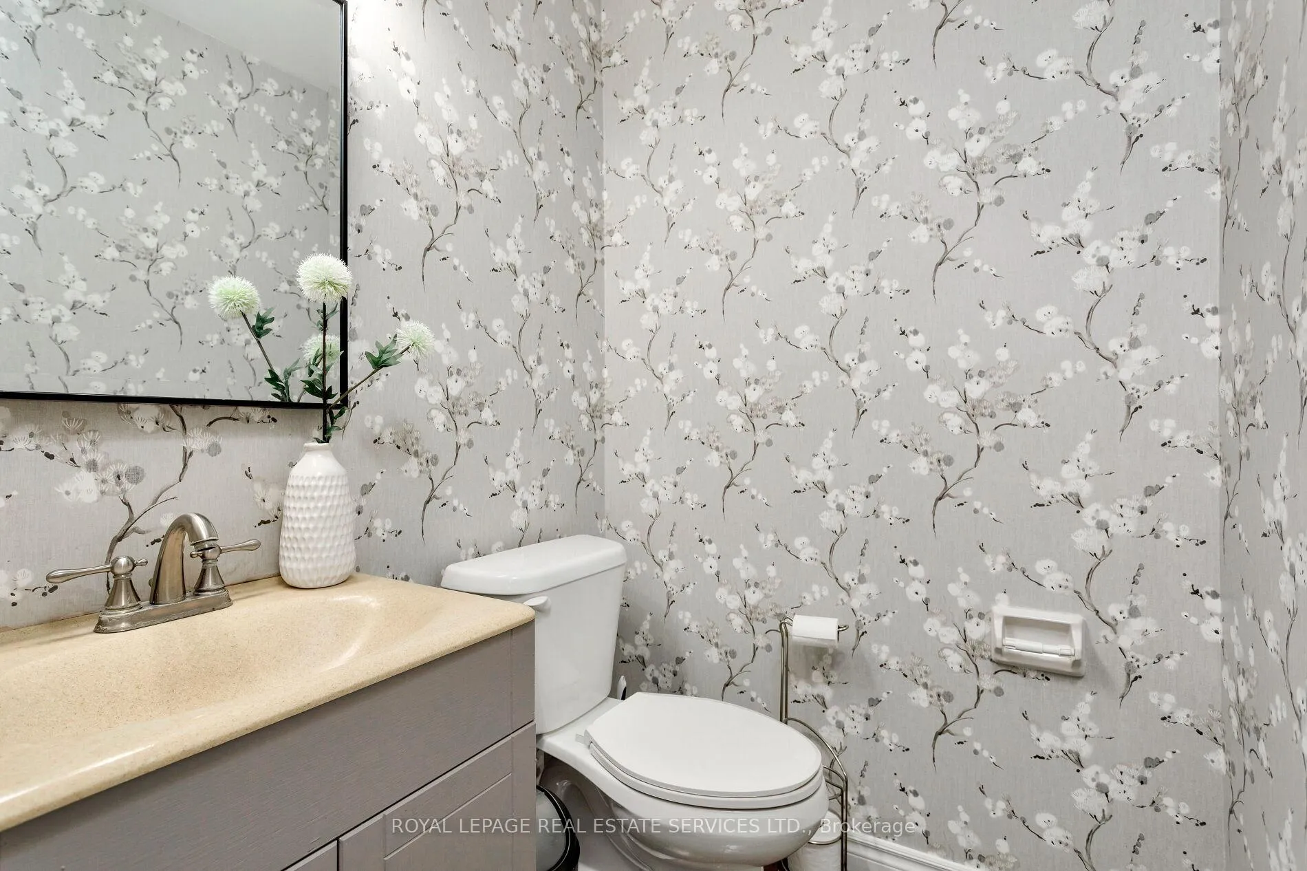 Photo 14 of Unit 7, 2006 Glenada Crescent, Oakville, Wedgewood Creek — HOMEH