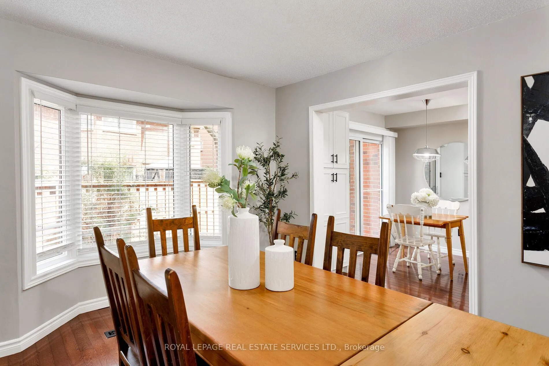 Photo 17 of Unit 7, 2006 Glenada Crescent, Oakville, Wedgewood Creek — HOMEH