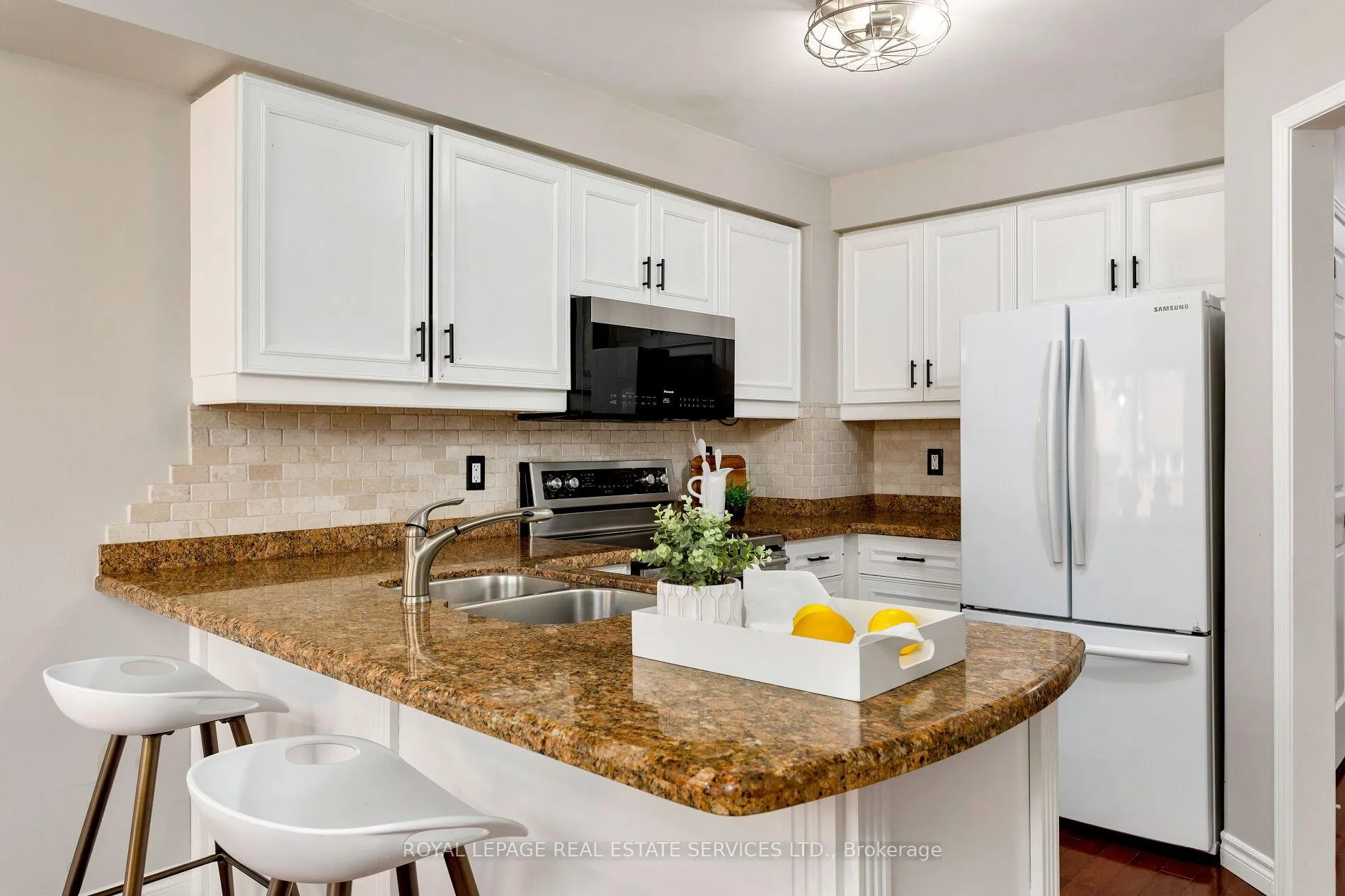 Photo 20 of Unit 7, 2006 Glenada Crescent, Oakville, Wedgewood Creek — HOMEH