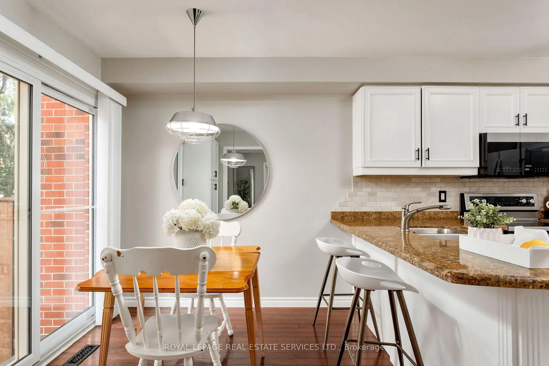Photo 22 of Unit 7, 2006 Glenada Crescent, Oakville, Wedgewood Creek — HOMEH