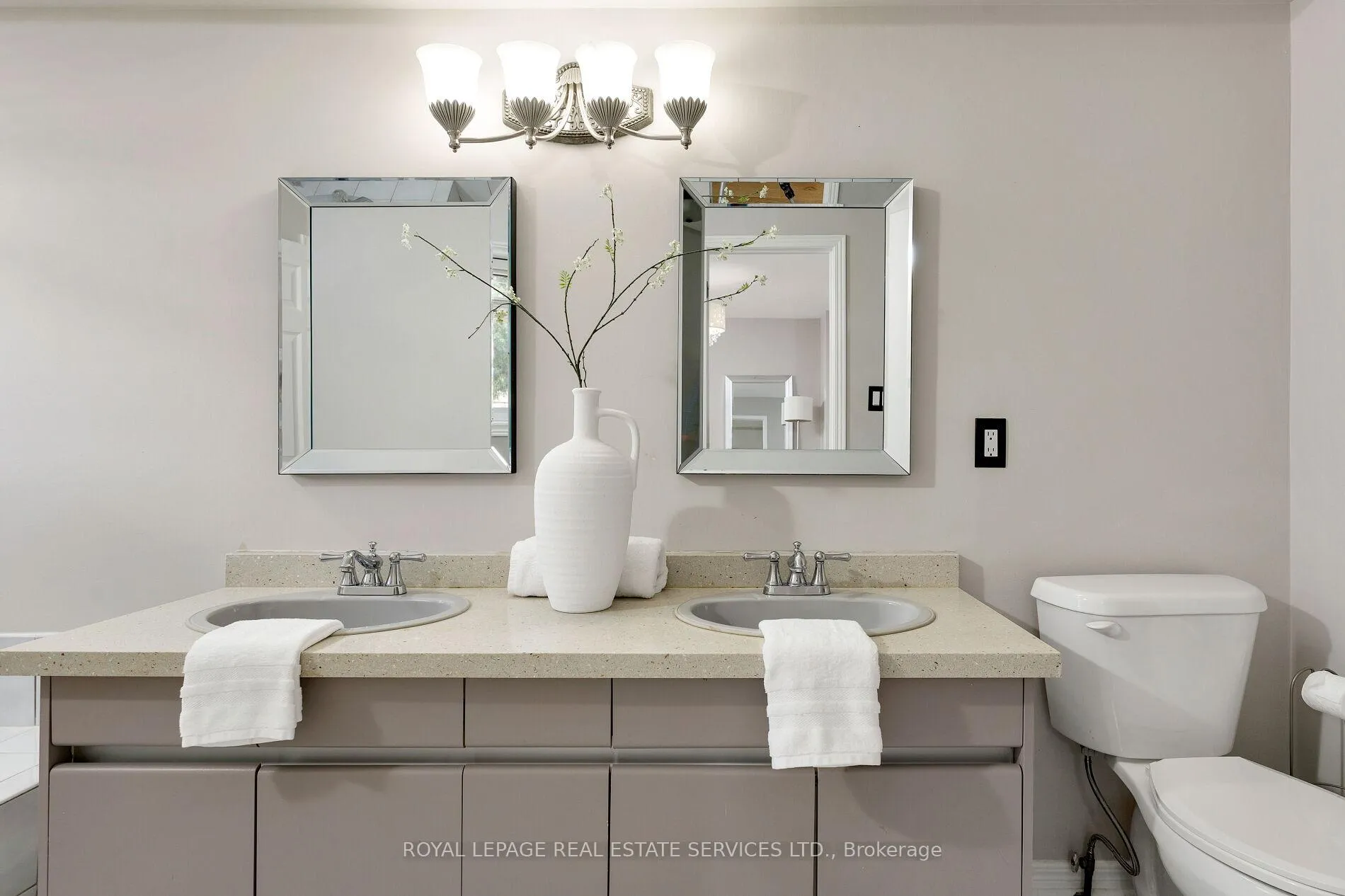 Photo 29 of Unit 7, 2006 Glenada Crescent, Oakville, Wedgewood Creek — HOMEH
