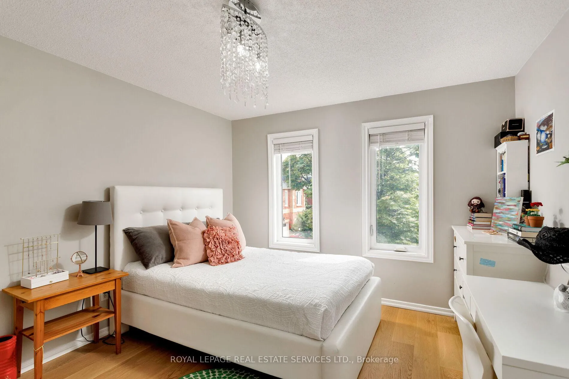 Photo 36 of Unit 7, 2006 Glenada Crescent, Oakville, Wedgewood Creek — HOMEH