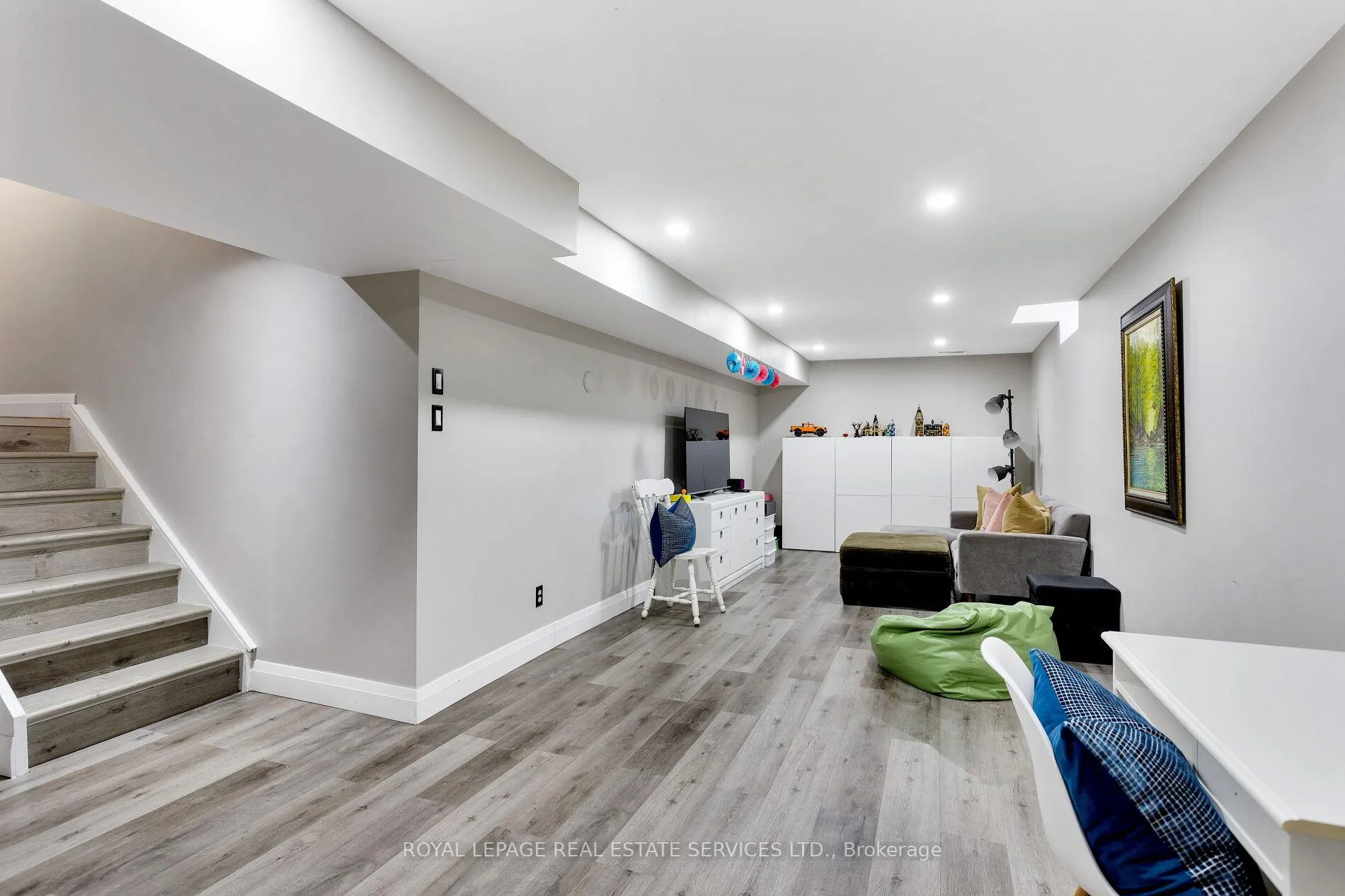 Photo 38 of Unit 7, 2006 Glenada Crescent, Oakville, Wedgewood Creek — HOMEH