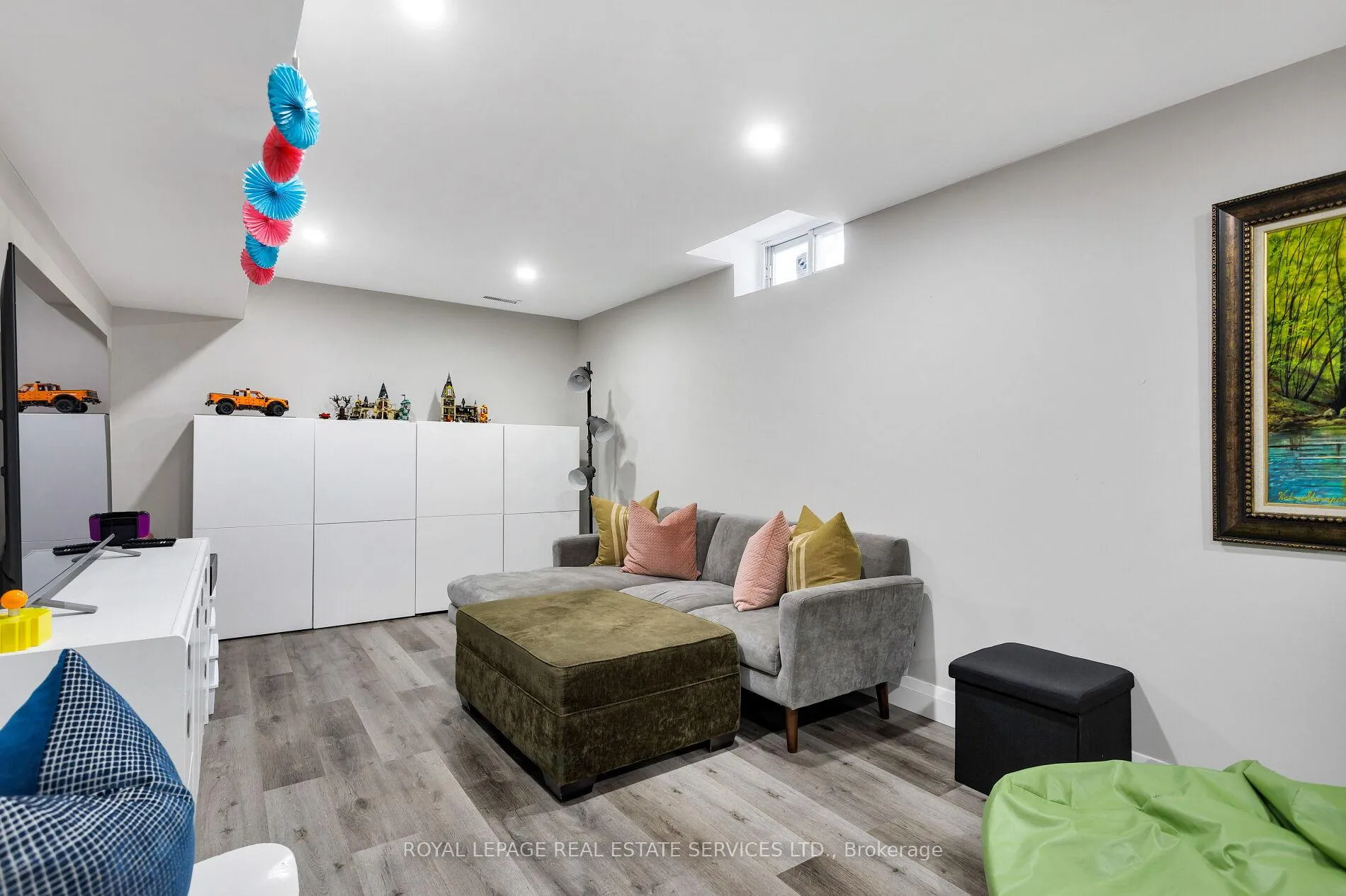 Photo 39 of Unit 7, 2006 Glenada Crescent, Oakville, Wedgewood Creek — HOMEH