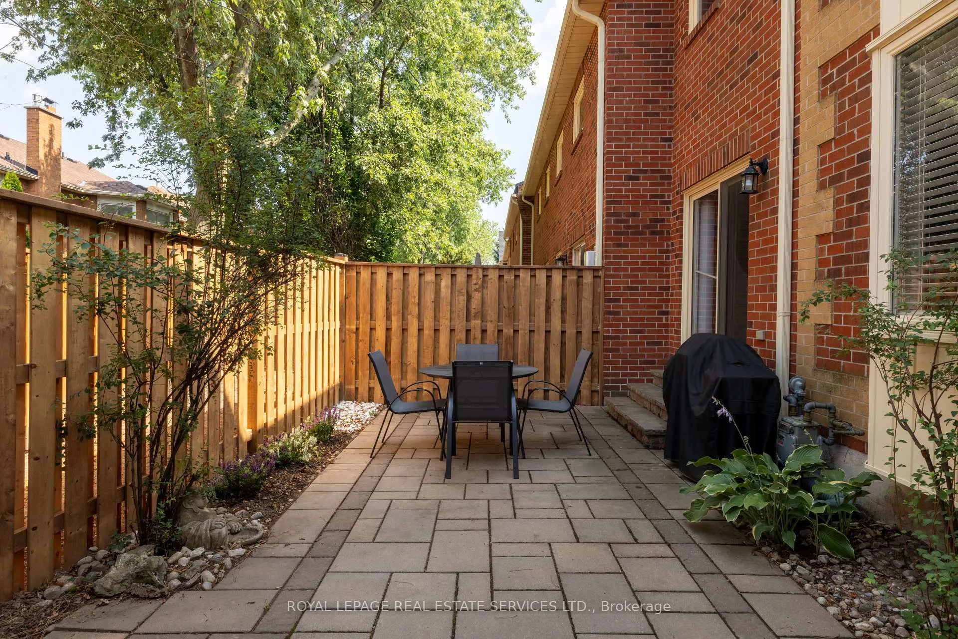 Photo 42 of Unit 7, 2006 Glenada Crescent, Oakville, Wedgewood Creek — HOMEH