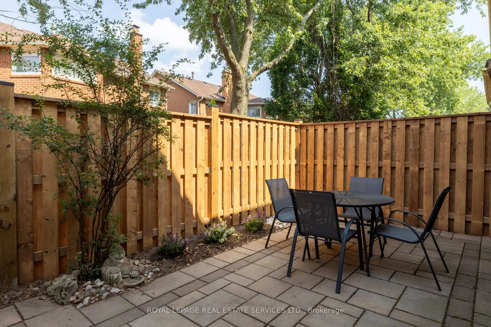 Photo 43 of Unit 7, 2006 Glenada Crescent, Oakville, Wedgewood Creek — HOMEH