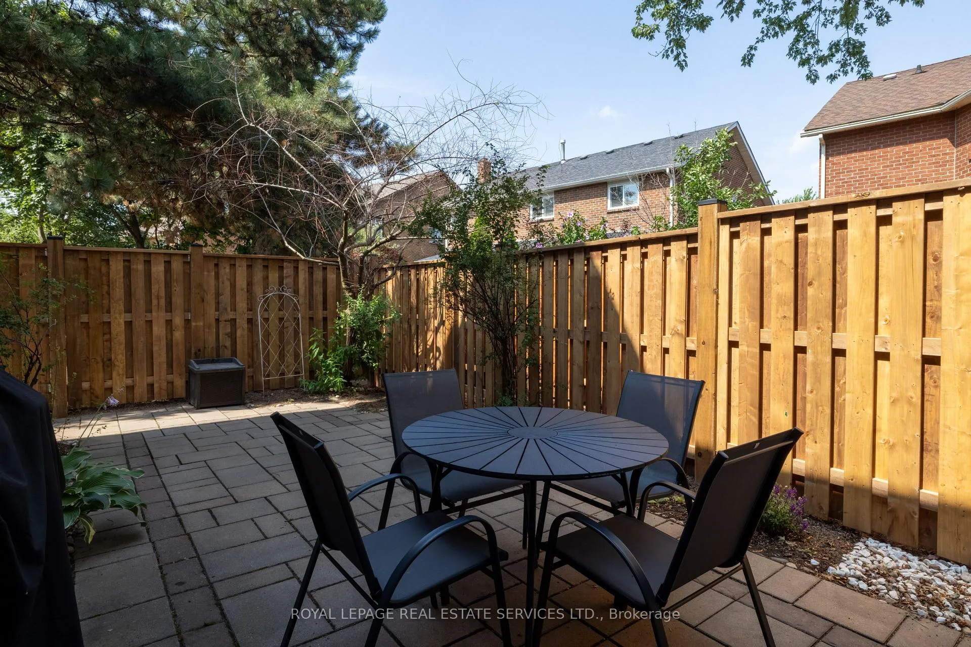 Photo 44 of Unit 7, 2006 Glenada Crescent, Oakville, Wedgewood Creek — HOMEH