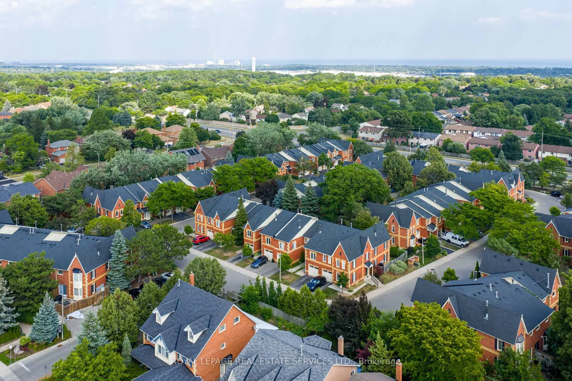 Photo 49 of Unit 7, 2006 Glenada Crescent, Oakville, Wedgewood Creek — HOMEH