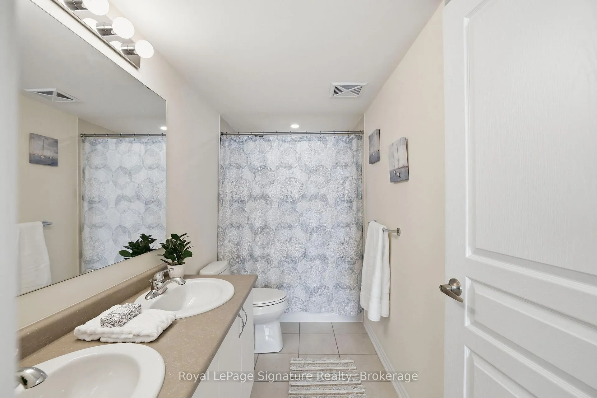 Photo 7 of Unit 101, 4 Anchorage Crescent, Collingwood — HOMEH