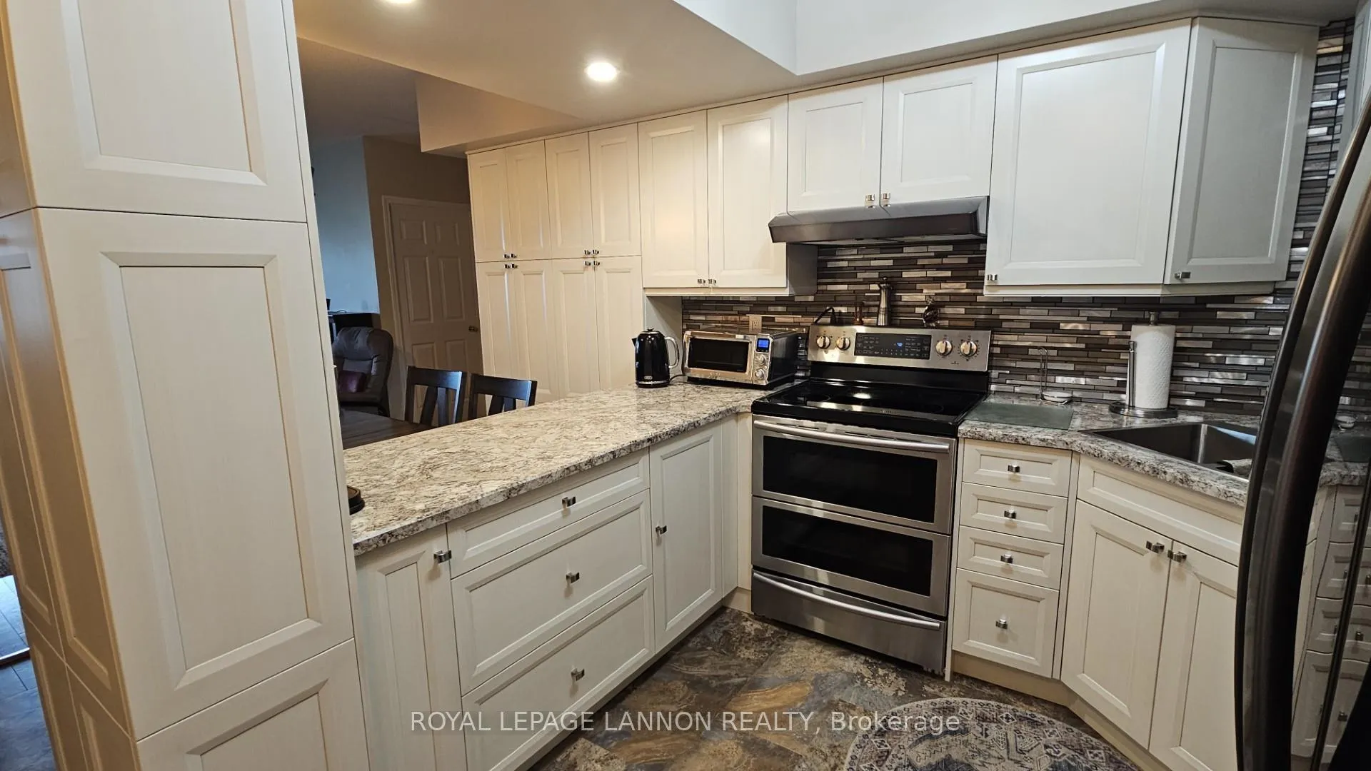 Photo 5 of Unit #112, 315 Hilldale Road, Thunder Bay, Dawson Heights — HOMEH