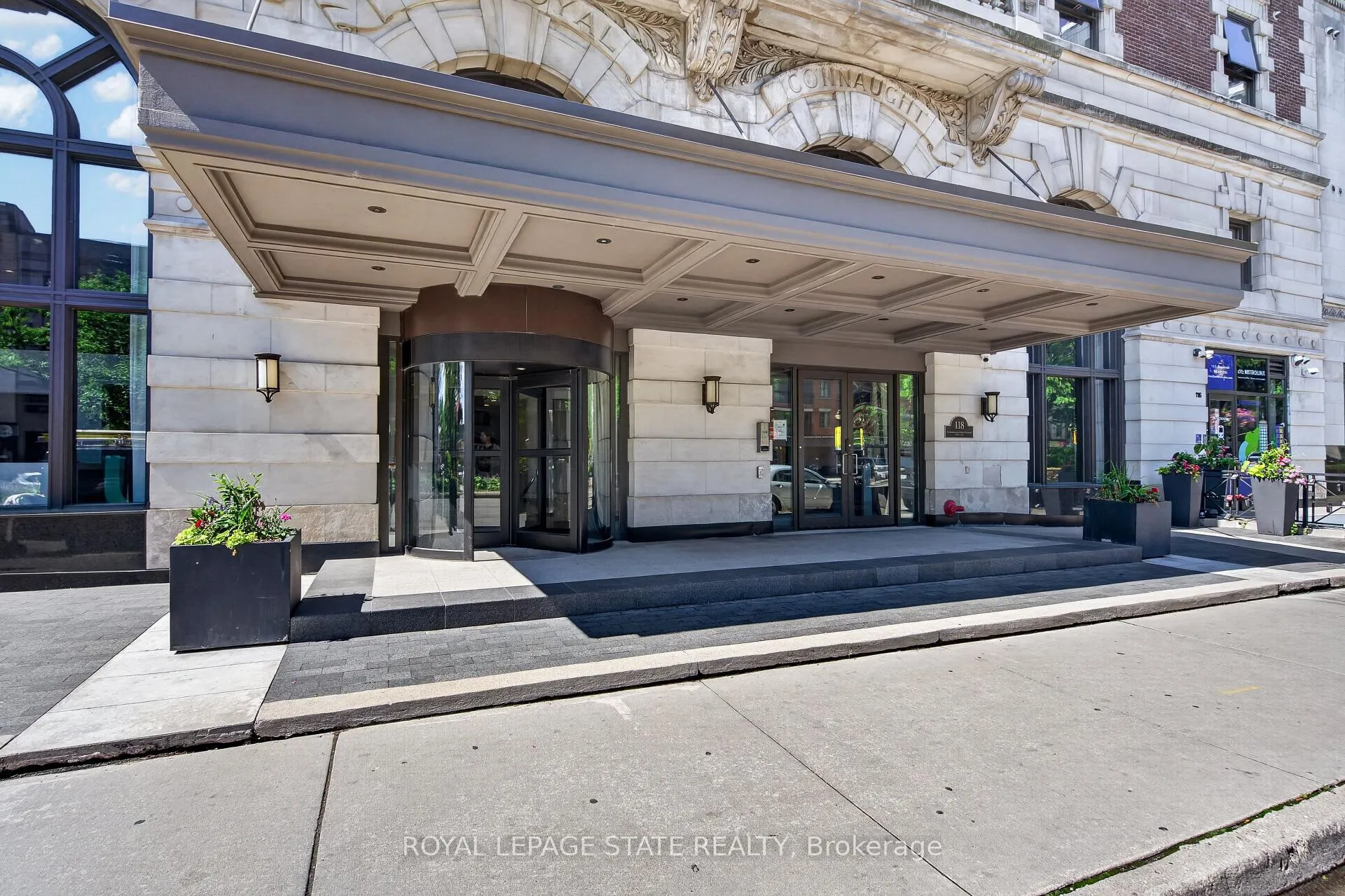 Photo 4 of Unit 302, 112 King Street E, Hamilton, Beasley — HOMEH