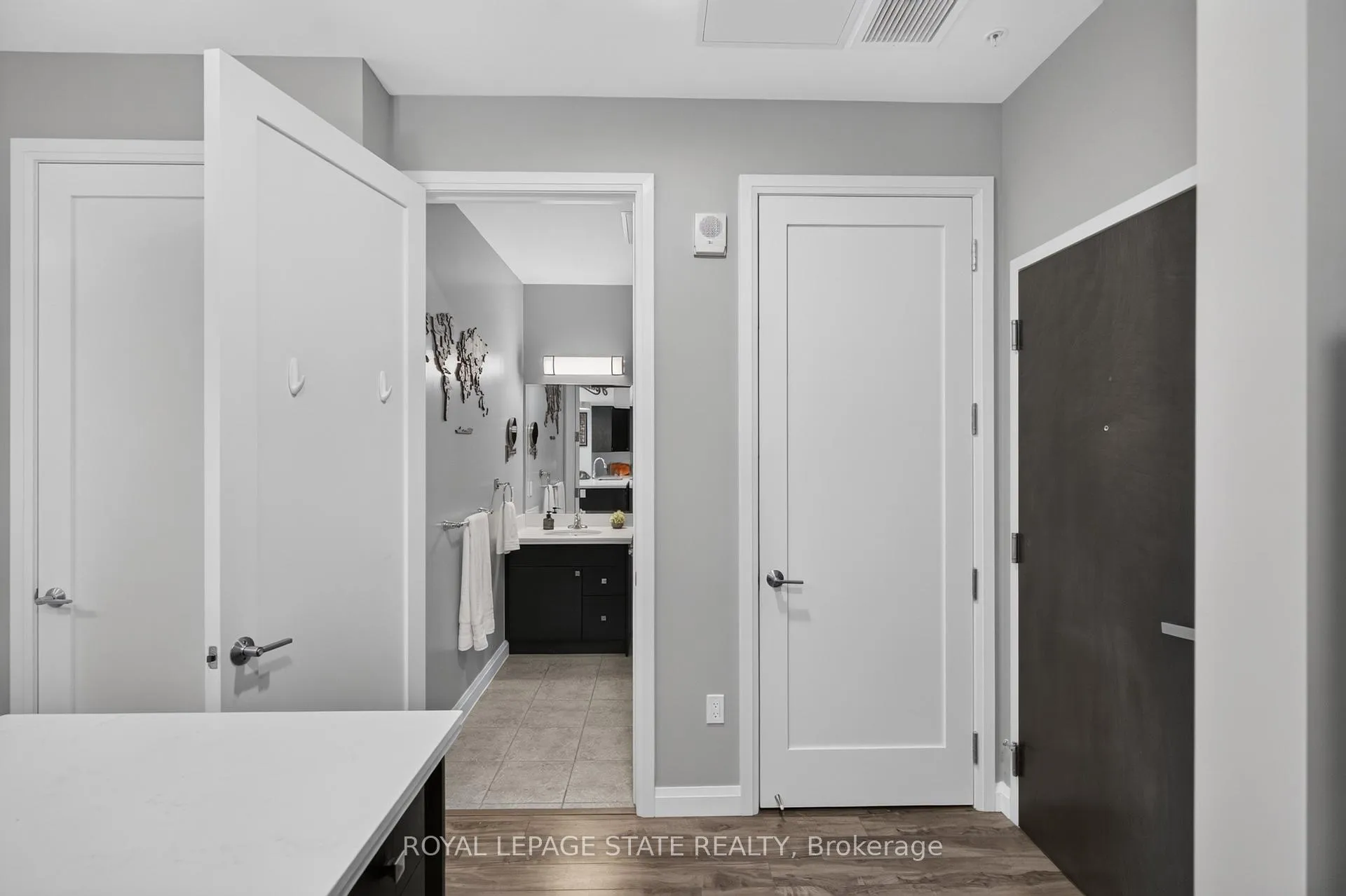 Photo 10 of Unit 302, 112 King Street E, Hamilton, Beasley — HOMEH
