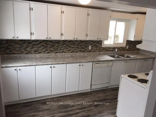 Photo 2 of 61 Corbett Drive, Barrie, Grove East — HOMEH