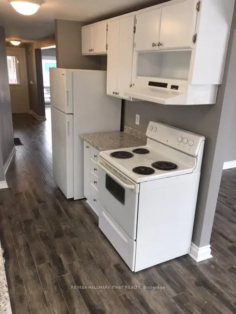 Photo 3 of 61 Corbett Drive, Barrie, Grove East — HOMEH