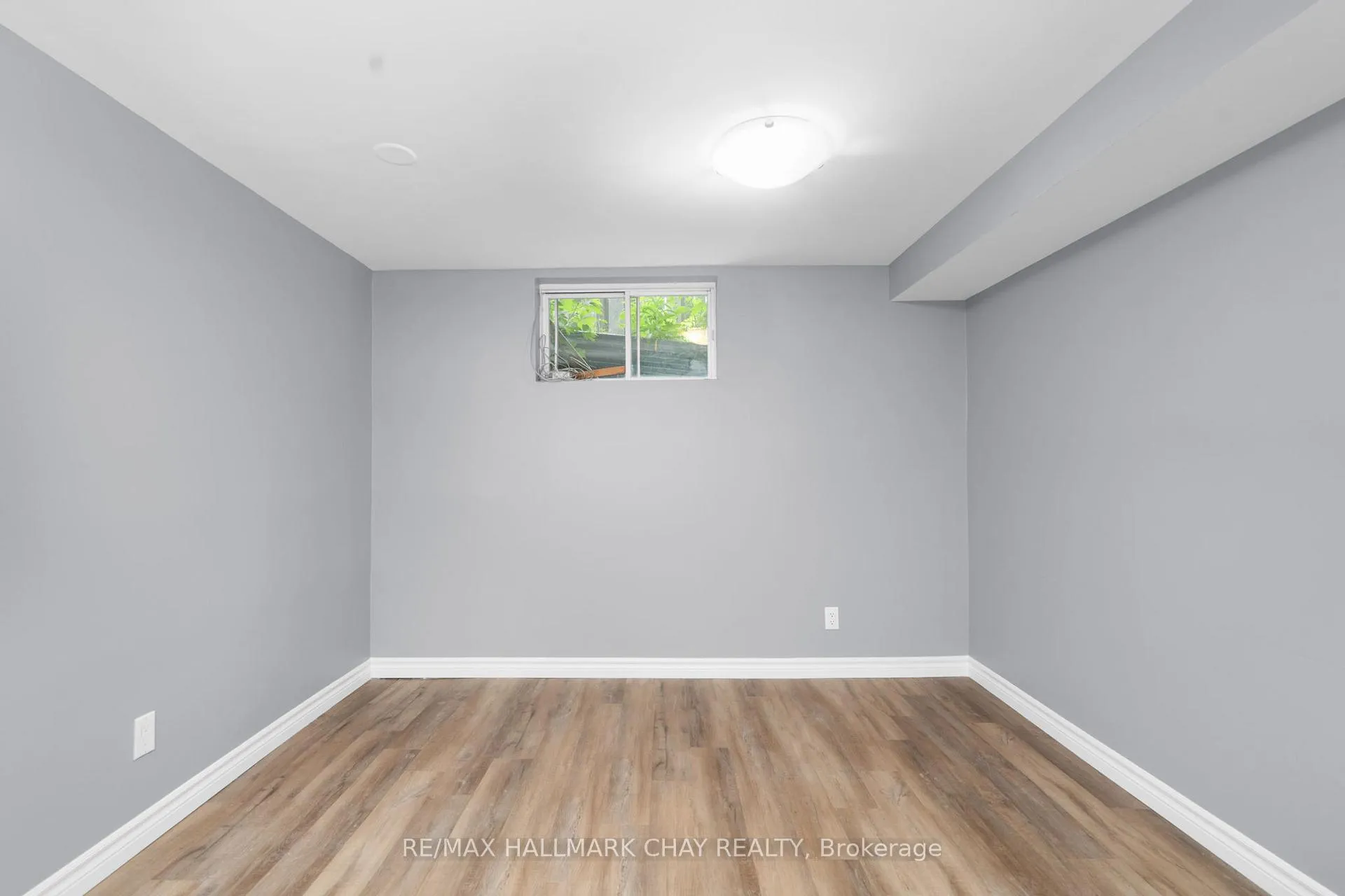 Photo 17 of 61 Corbett Drive, Barrie, Grove East — HOMEH