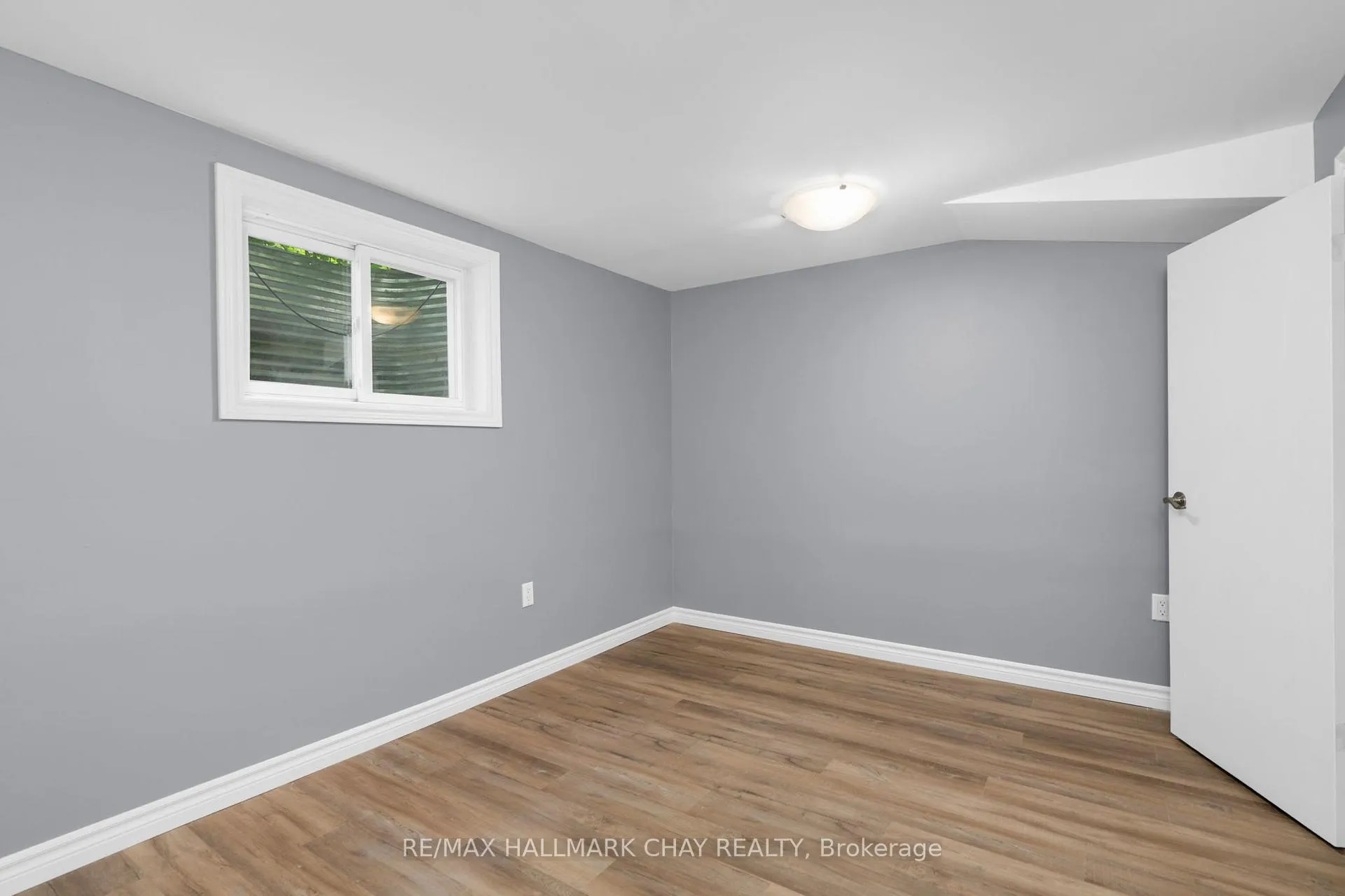 Photo 18 of 61 Corbett Drive, Barrie, Grove East — HOMEH