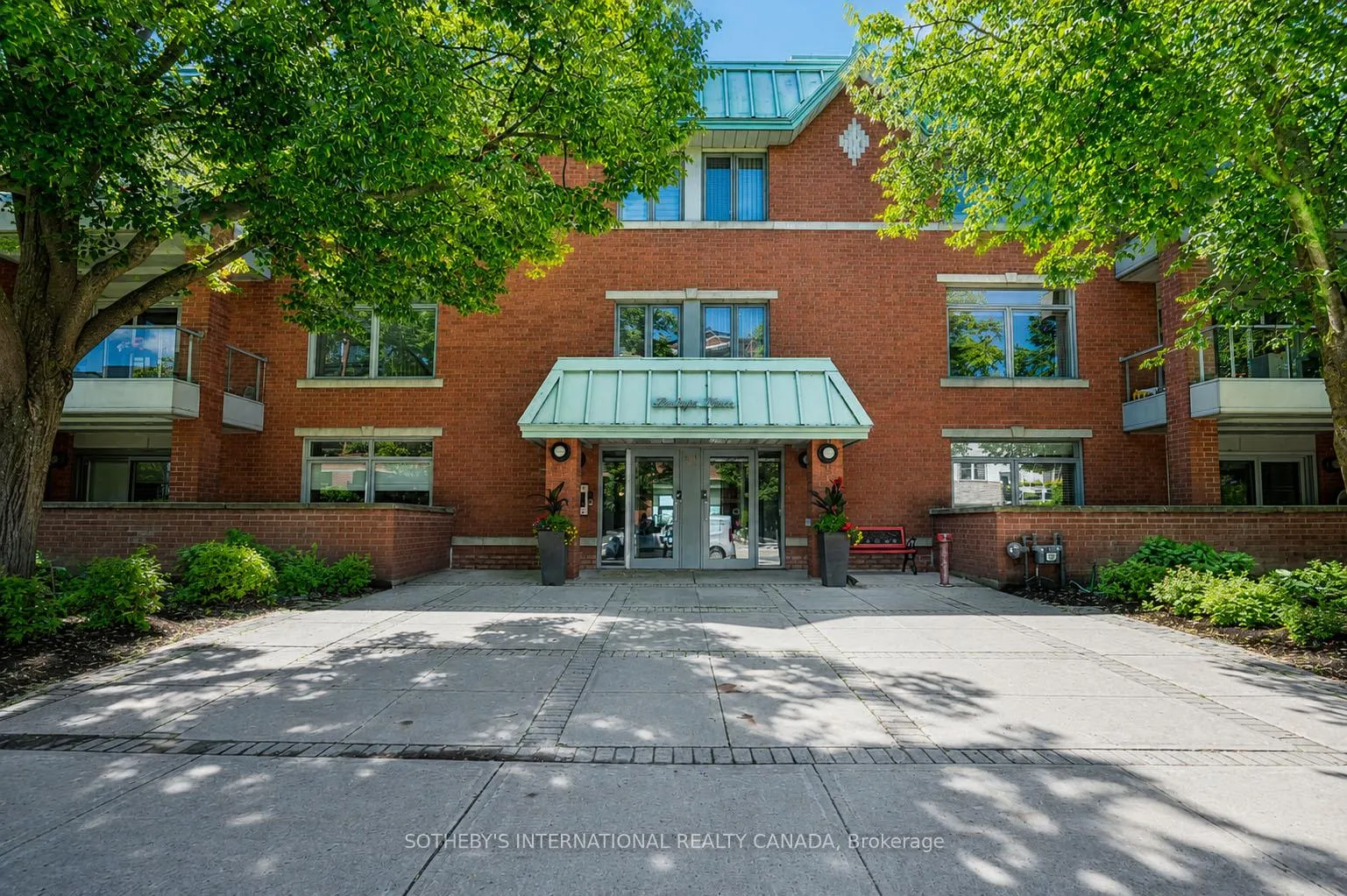 Photo 2 of Unit 303, 21 Kempenfelt Drive, Barrie, North Shore — HOMEH
