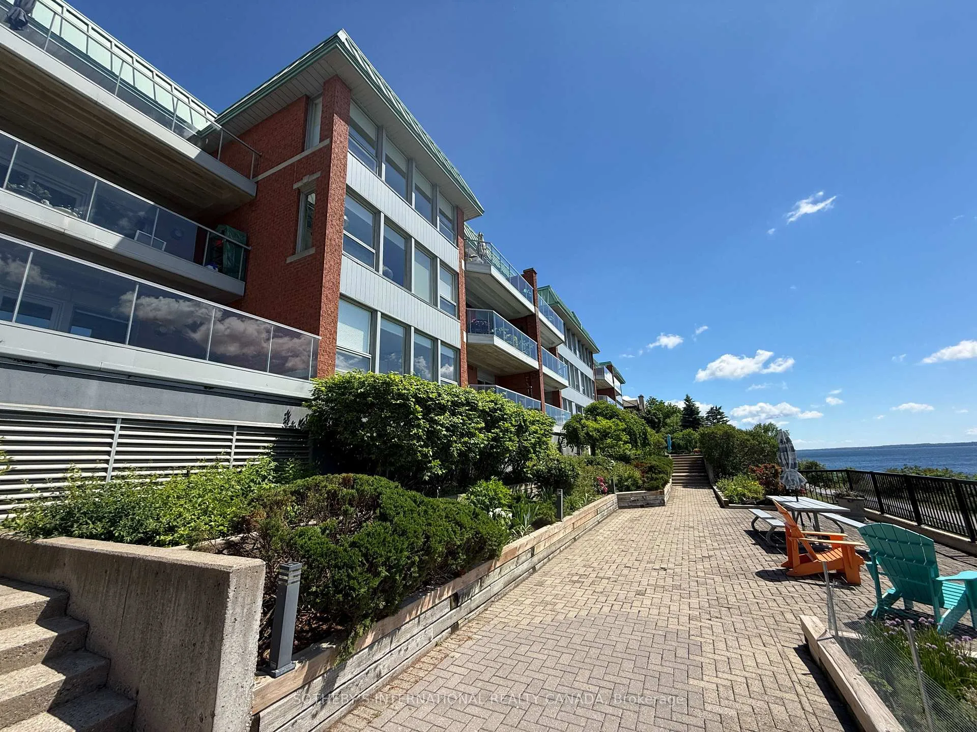 Photo 18 of Unit 303, 21 Kempenfelt Drive, Barrie, North Shore — HOMEH