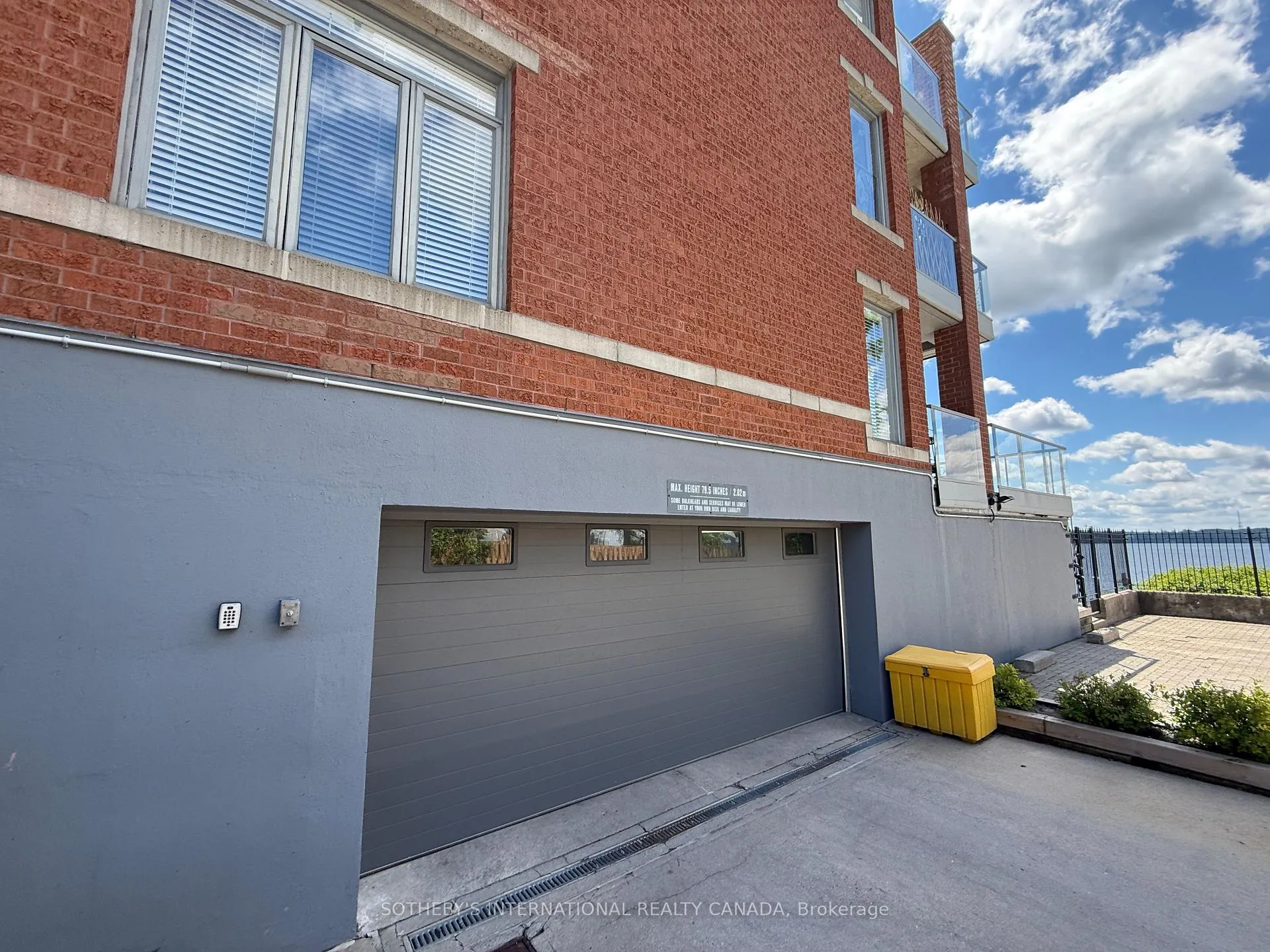 Photo 20 of Unit 303, 21 Kempenfelt Drive, Barrie, North Shore — HOMEH