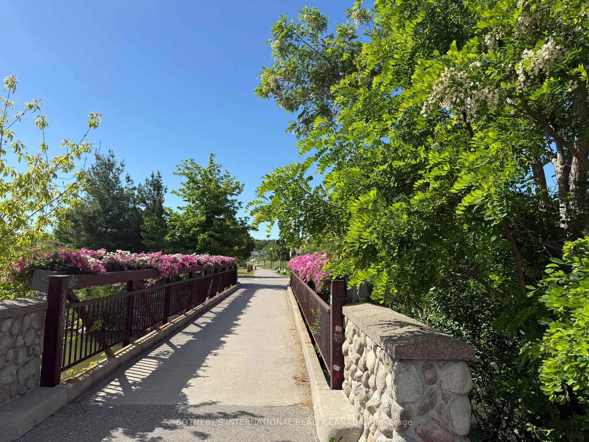 Photo 31 of Unit 303, 21 Kempenfelt Drive, Barrie, North Shore — HOMEH