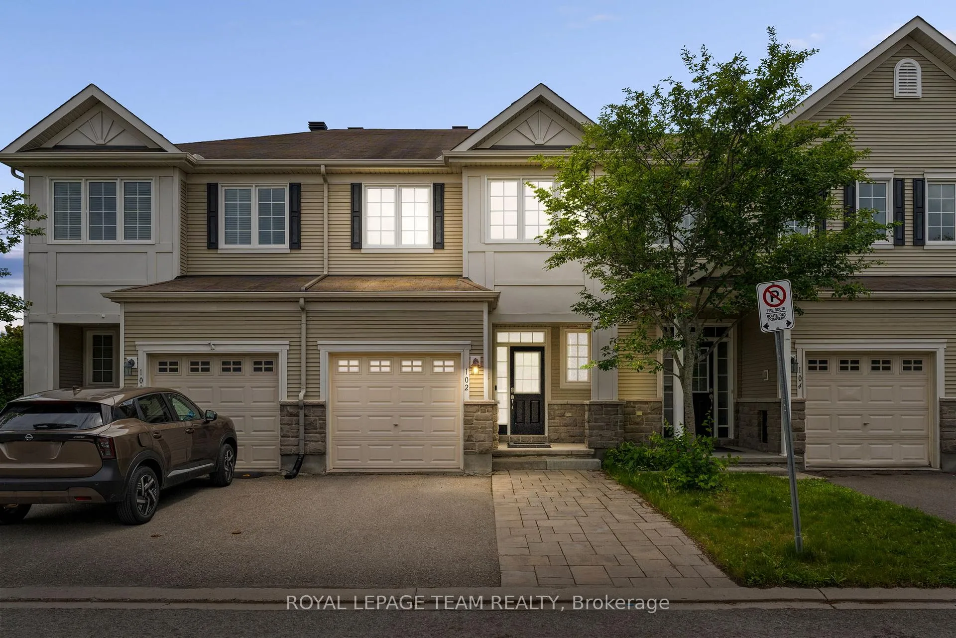 Photo 1 of 102 Lochnaw Private, Ottawa, Barrhaven - Stonebridge — HOMEH