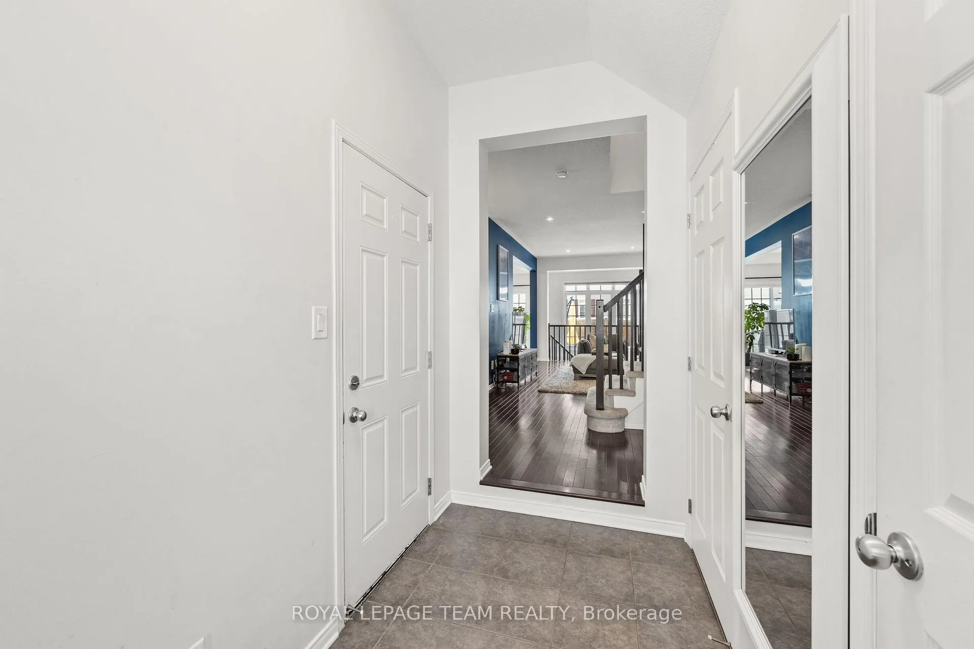 Photo 6 of 102 Lochnaw Private, Ottawa, Barrhaven - Stonebridge — HOMEH