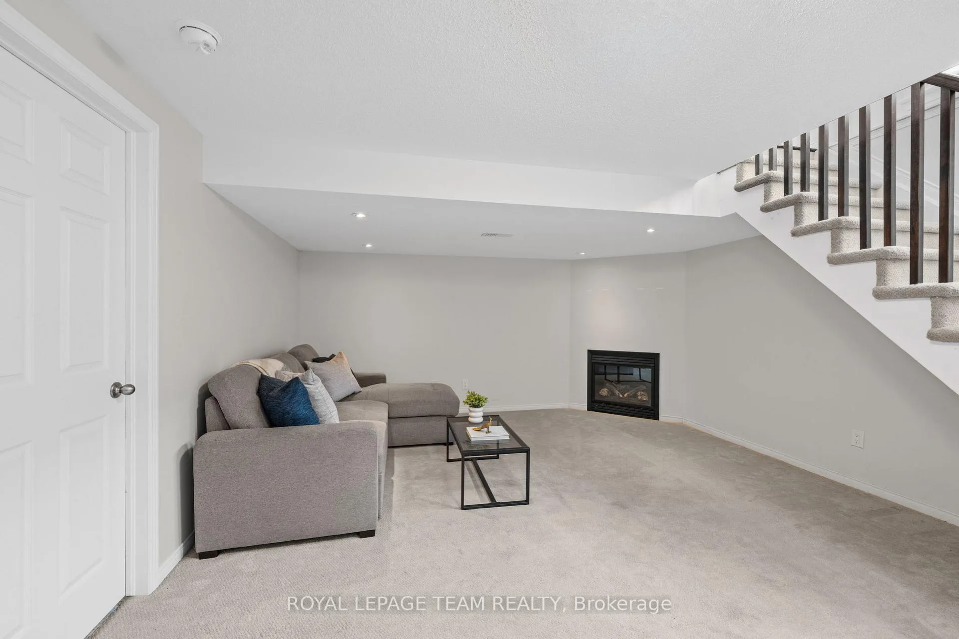 Photo 42 of 102 Lochnaw Private, Ottawa, Barrhaven - Stonebridge — HOMEH