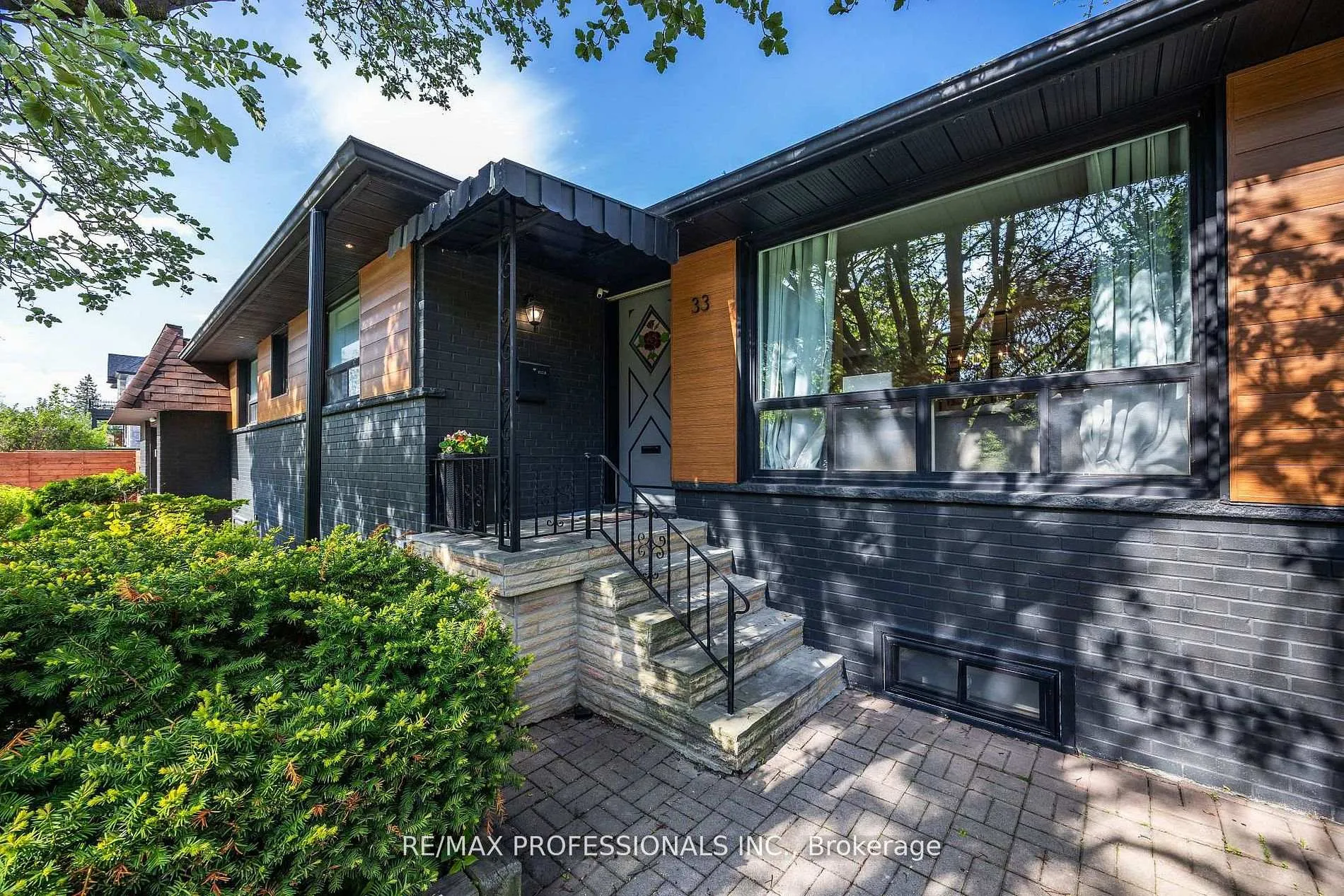 Photo 1 of 33 Brampton Road, Etobicoke, Willowridge-Martingrove-Richview — HOMEH