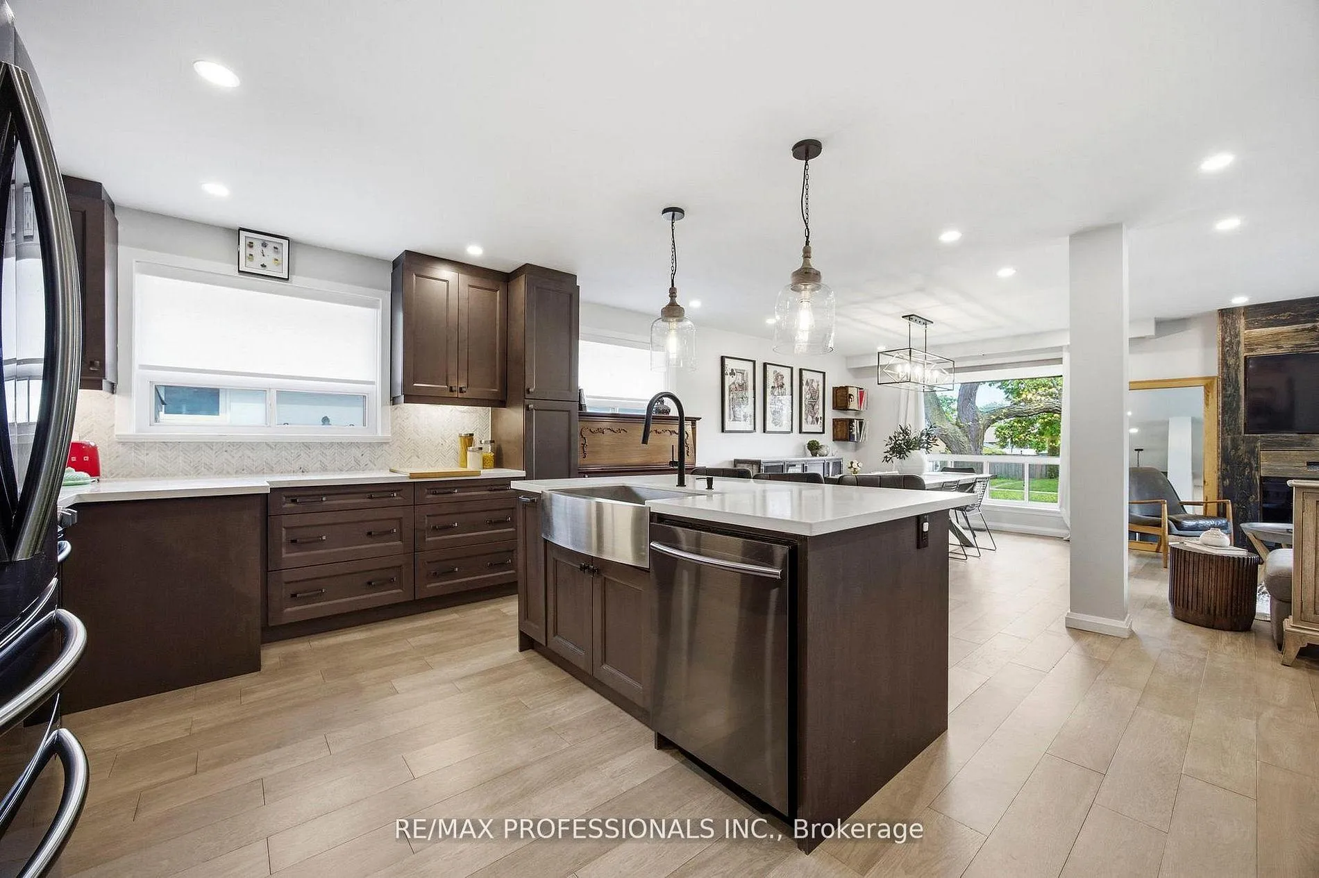 Photo 10 of 33 Brampton Road, Etobicoke, Willowridge-Martingrove-Richview — HOMEH