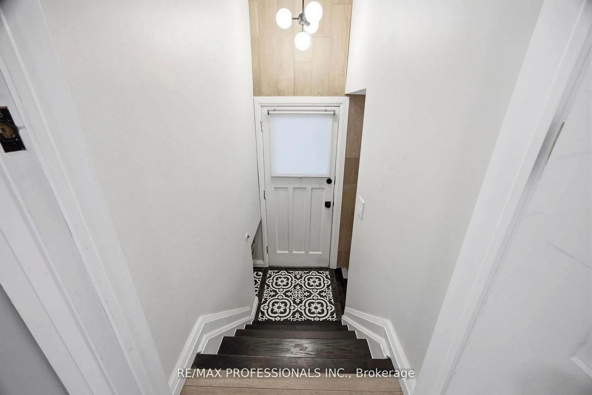 Photo 21 of 33 Brampton Road, Etobicoke, Willowridge-Martingrove-Richview — HOMEH