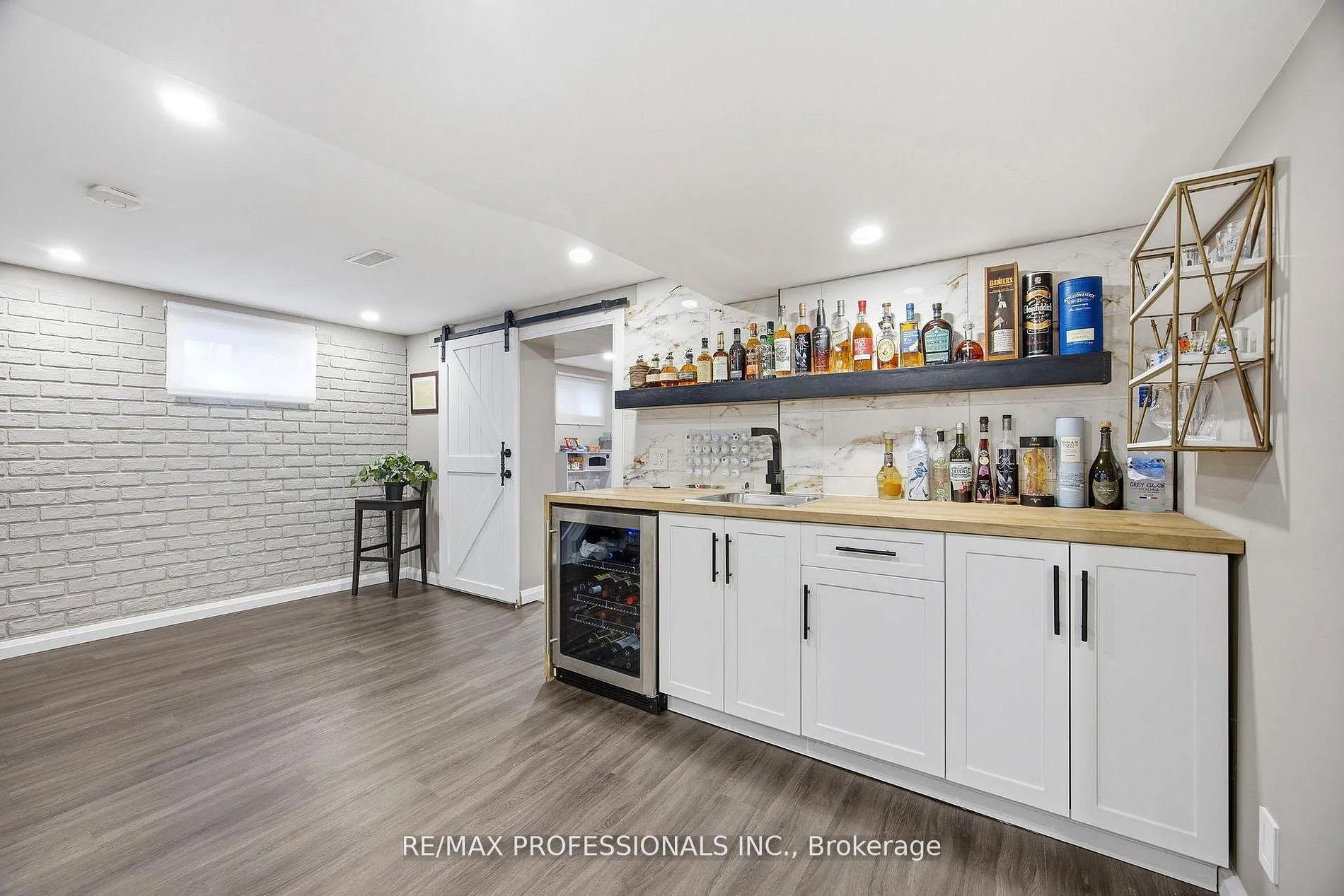 Photo 25 of 33 Brampton Road, Etobicoke, Willowridge-Martingrove-Richview — HOMEH