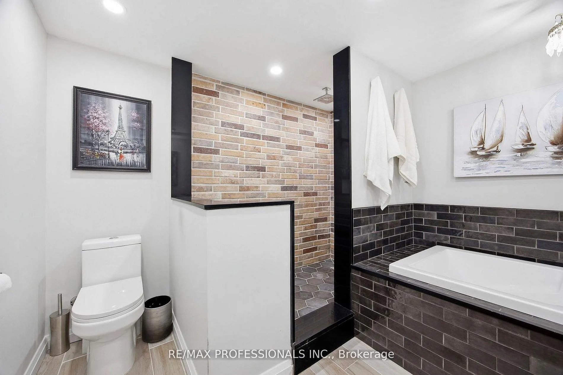 Photo 29 of 33 Brampton Road, Etobicoke, Willowridge-Martingrove-Richview — HOMEH