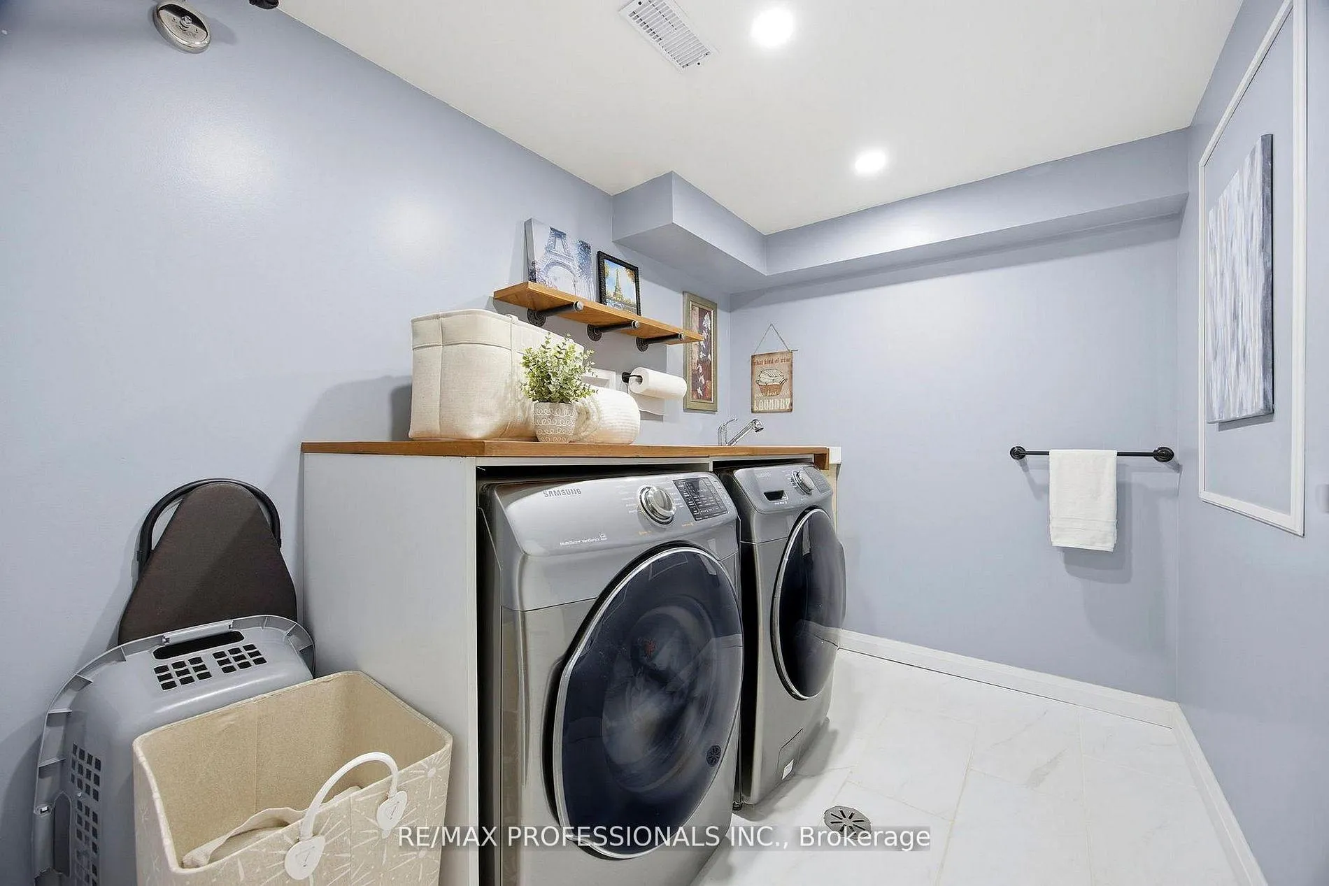 Photo 31 of 33 Brampton Road, Etobicoke, Willowridge-Martingrove-Richview — HOMEH